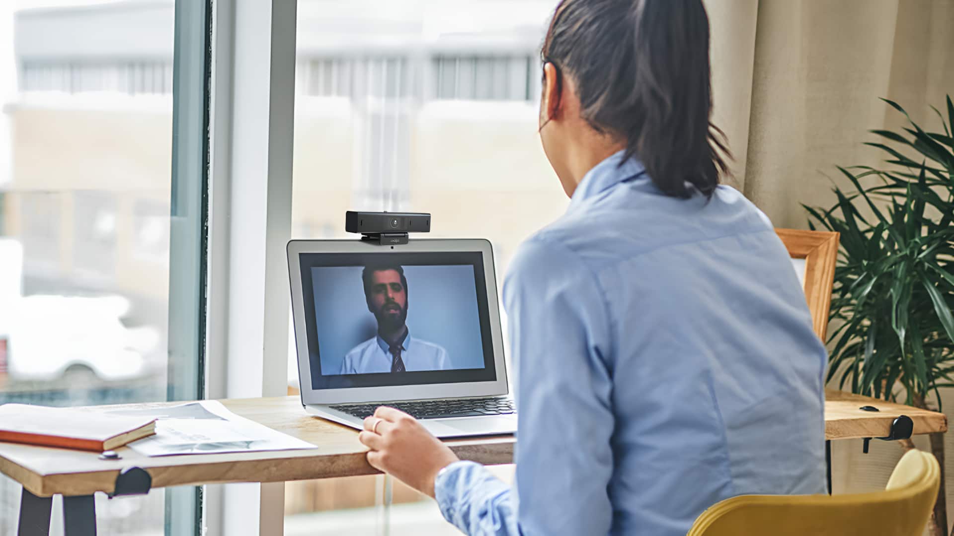 वर्चुअल क्लाइंट मीटिंग्स में बड़ा बदलाव ला रहा AI, इन 5 टूल्स का करें इस्तेमाल