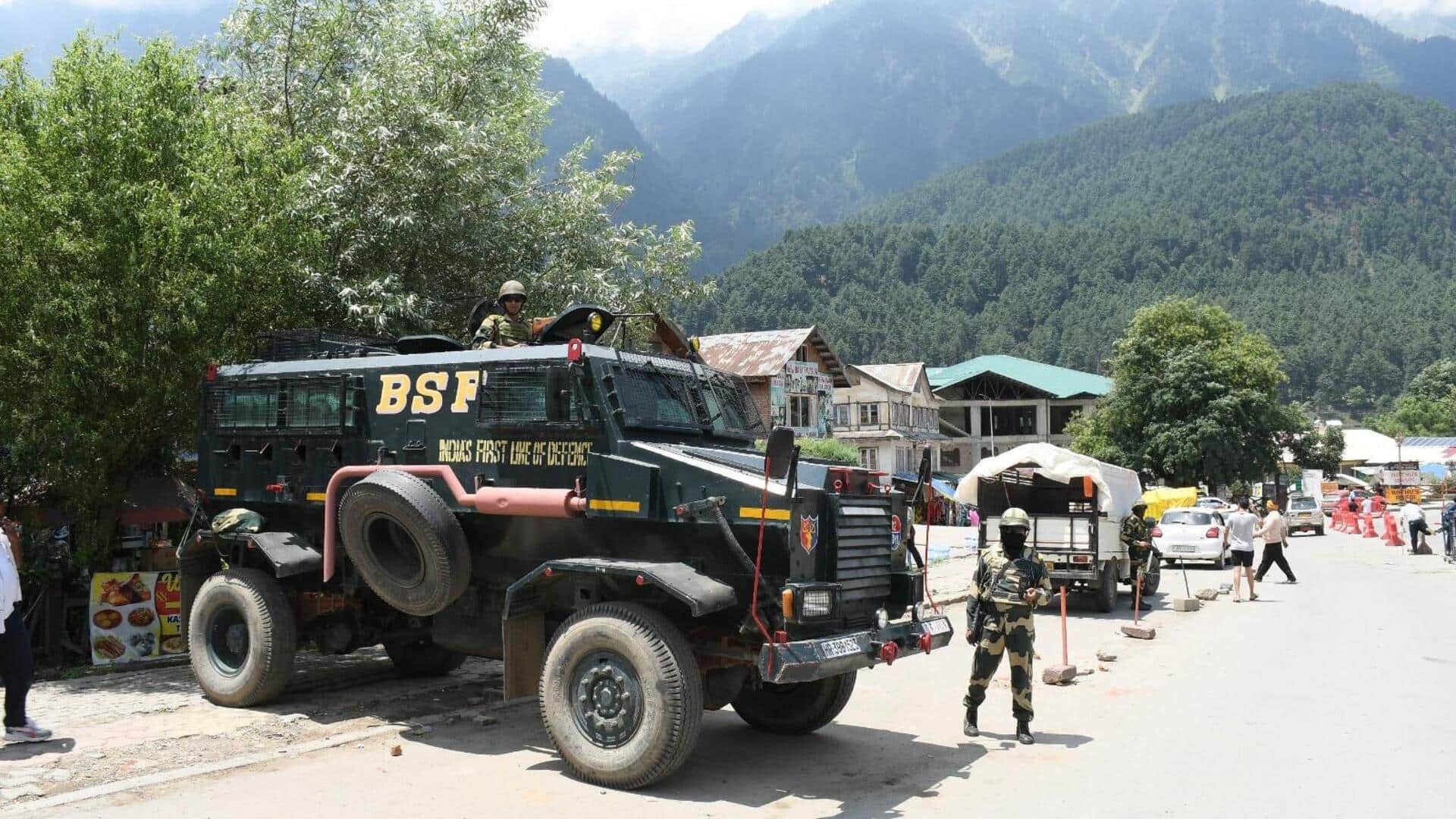 जम्मू-कश्मीर: BSF ने कठुआ में एक व्यक्ति को पकड़ा, मोबाइल में पाकिस्तान से जुड़े कॉल मिले