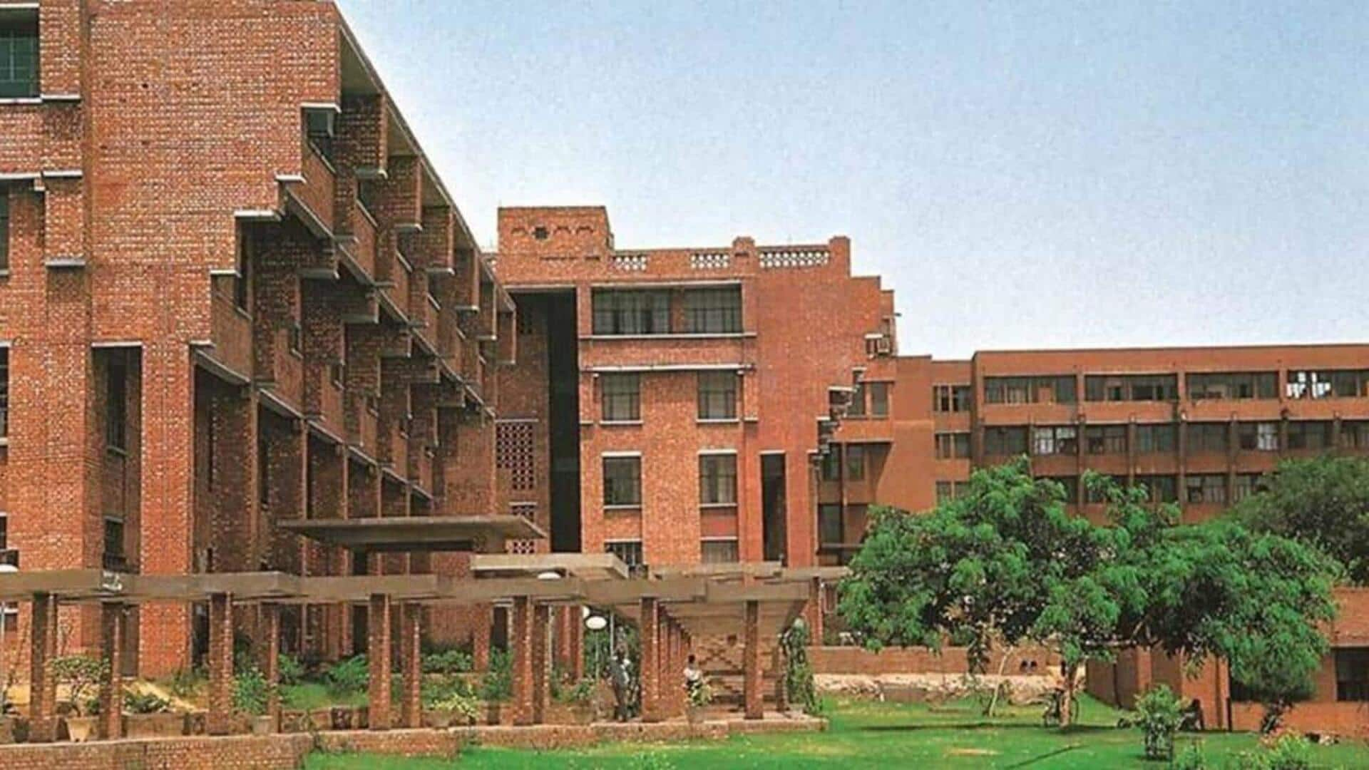 JNU में शराब और हुक्का पार्टी, प्रशासन ने 2 छात्रों पर लगाया 1.79 लाख का जुर्माना