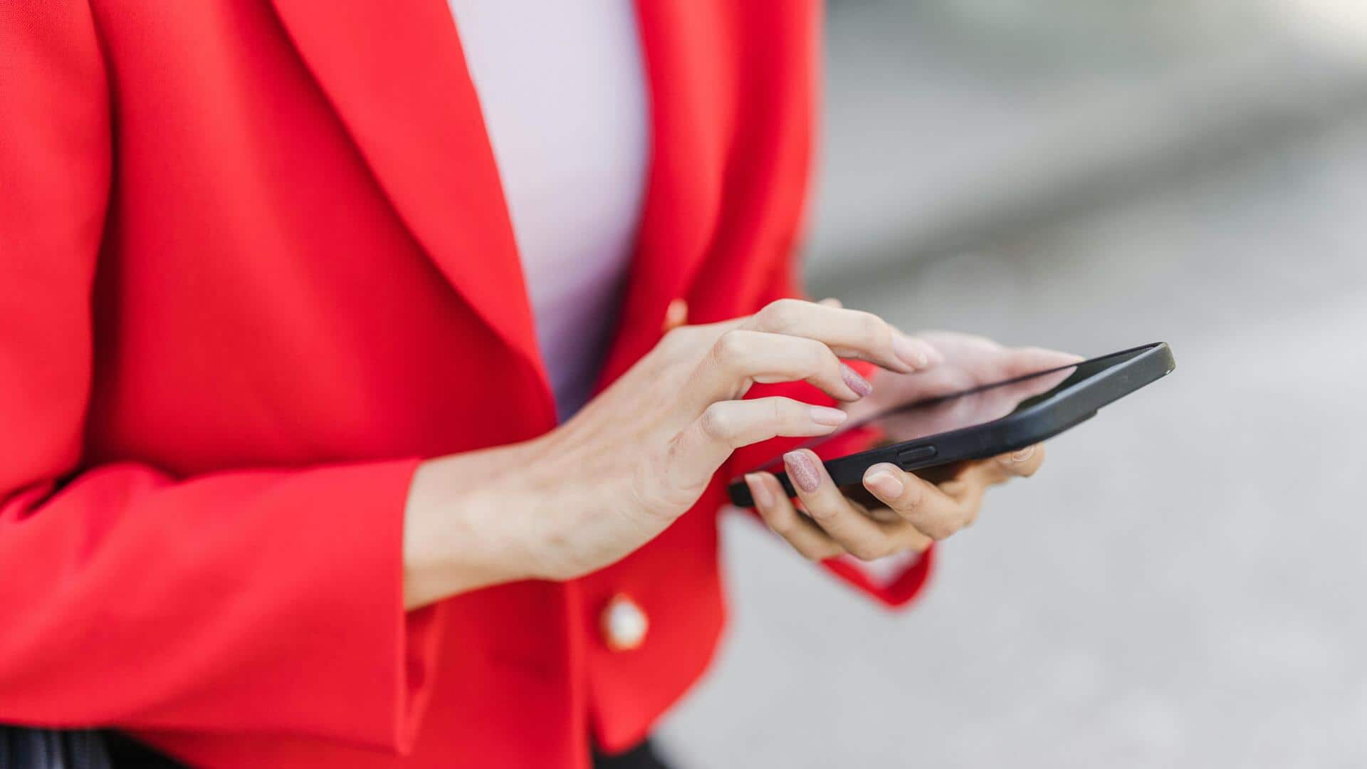 सुबह उठते ही मोबाइल का उपयोग आंखों के लिए हो सकता है हानिकारक, जानिए कैसे