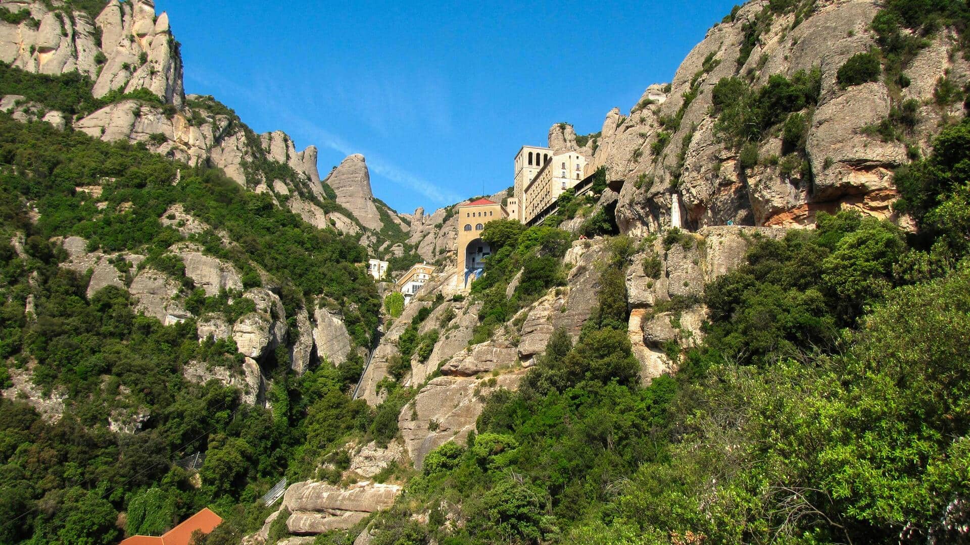 कैरेबियन सागर का अनोखा द्वीप है मोंटसेराट, जानिए इस स्थान की खास बातें