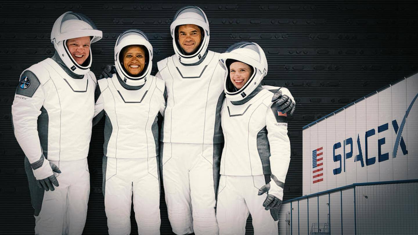 स्पेस टूरिज्म की शुरुआत, स्पेस-X ने चार आम नागरिकों को अंतरिक्ष की सैर पर भेजा