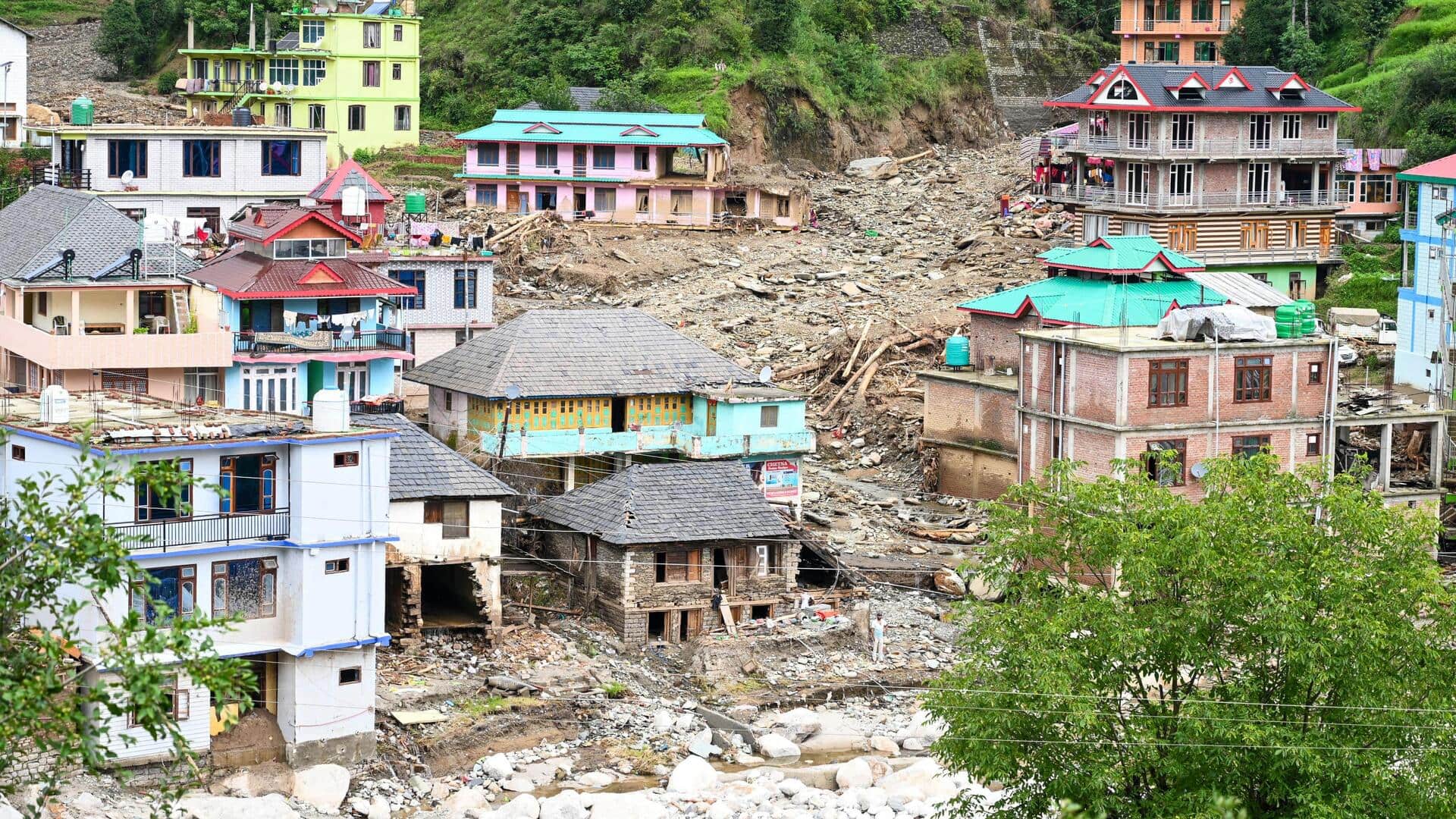 हिमाचल प्रदेश में बारिश की वजह से 290 सड़कें अवरुद्ध, एक महीने में 170 की मौत
