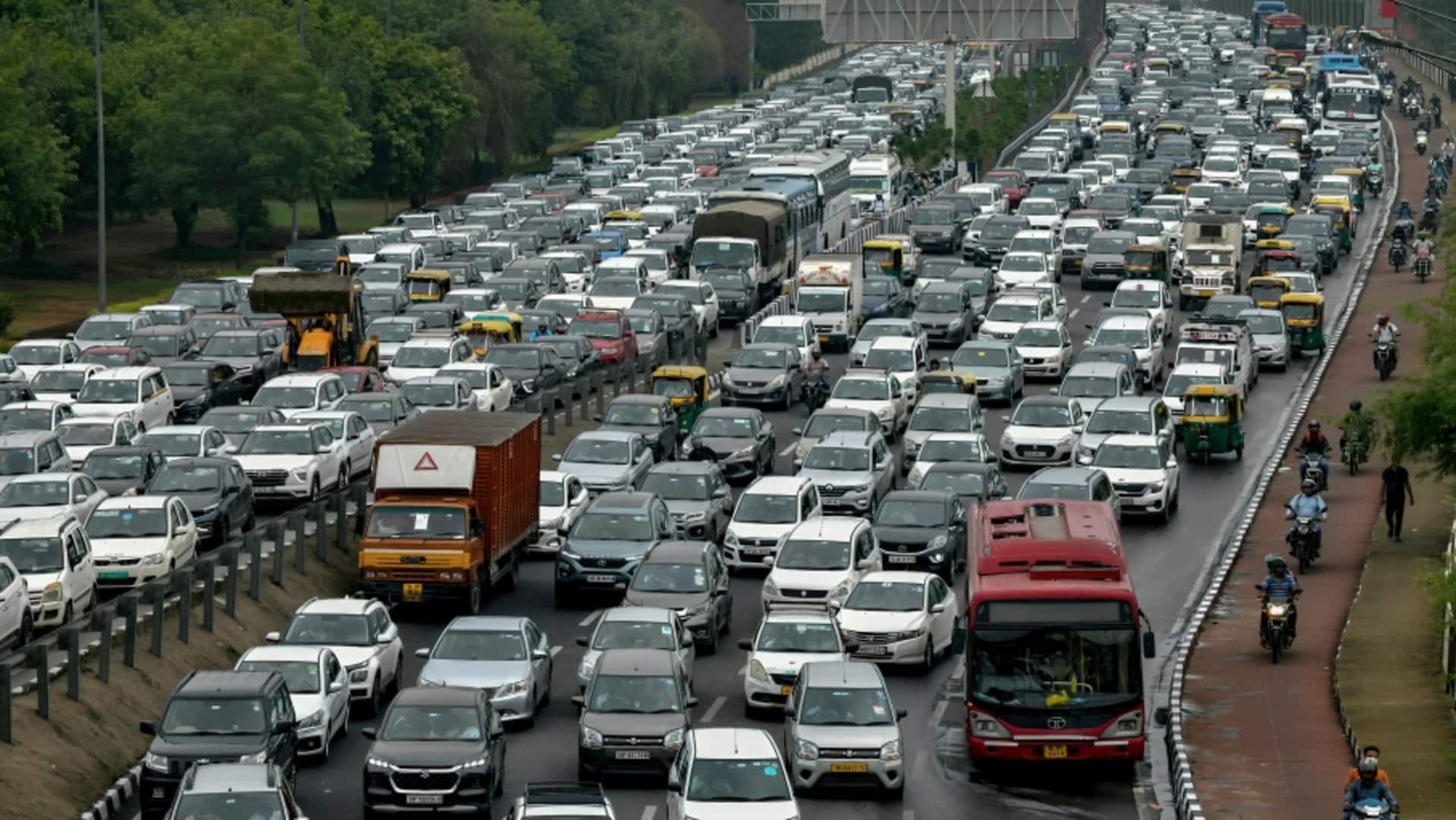 दिल्ली में AI सम्मेलन के बीच परीक्षा-शादियों का मौसम, इस हफ्ते ट्रैफिक जाम से कैसे बचें?