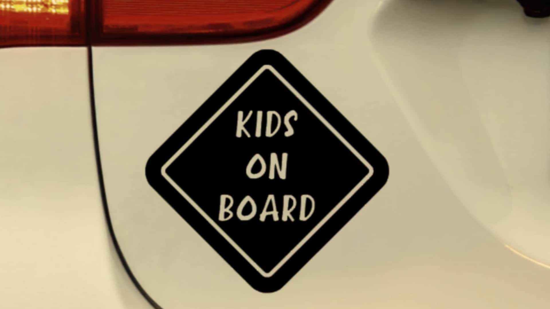 कार में बच्चों के साथ कर रहे हैं सफर तो इन बातों का रखें खास ख्याल 