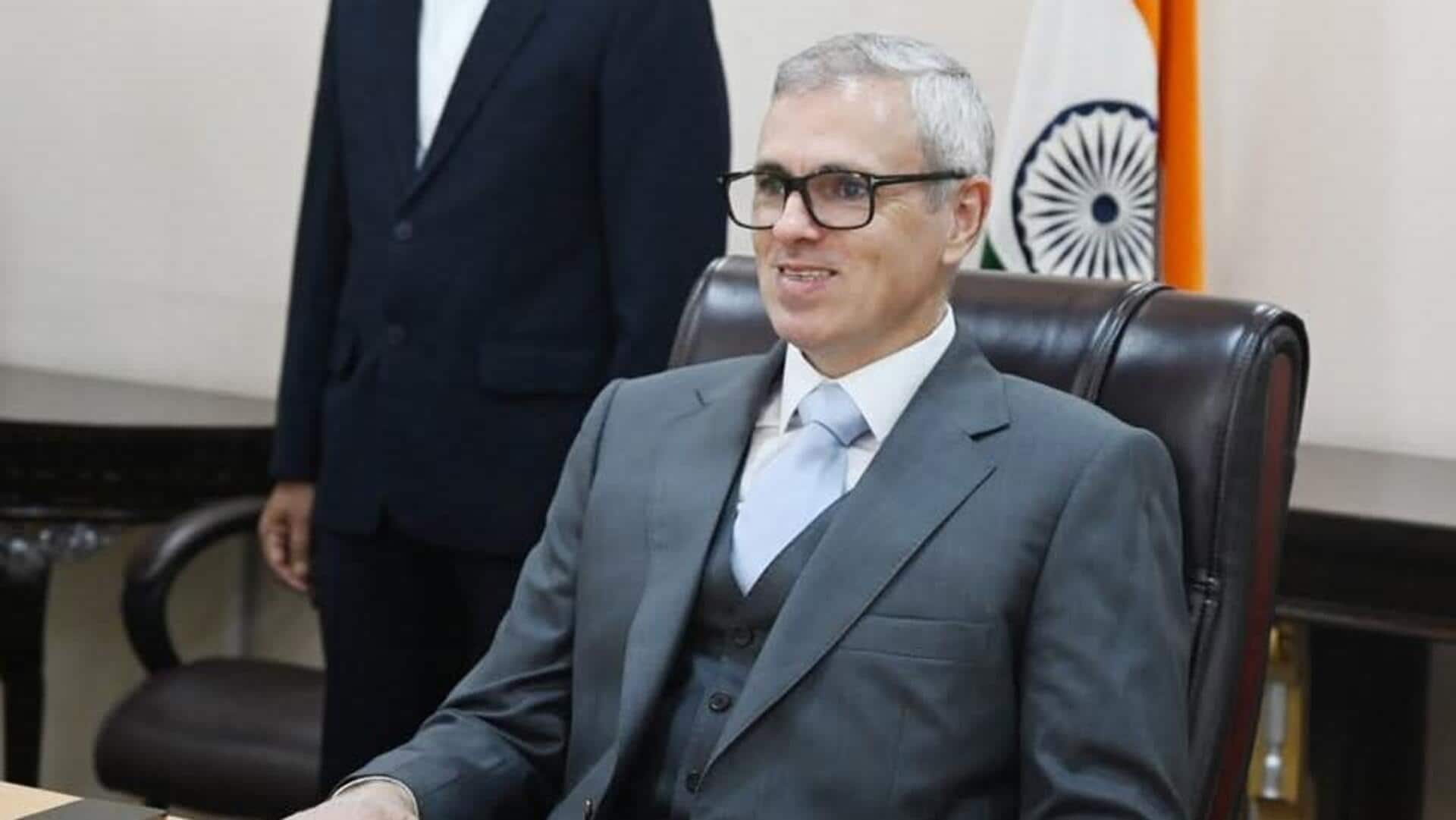 जम्मू-कश्मीर में पाकिस्तान के असफल ड्रोन हमलों के बाद मुख्यमंत्री उमर अब्दुल्ला पीड़ितों से मिलने पहुंचे जम्मू-कश्मीर में पाकिस्तान के असफल ड्रोन हमलों के बाद मुख्यमंत्री उमर अब्दुल्ला पीड़ितों से मिलने पहुंचे