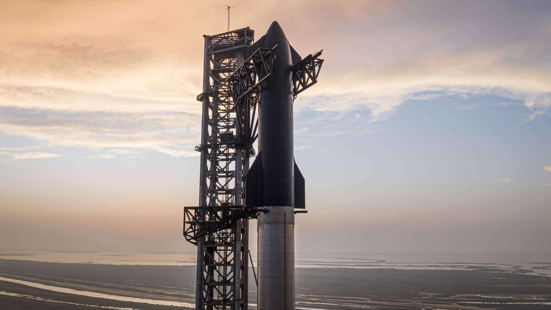 स्पेस-X के विश्व के सबसे बड़े रॉकेट स्टारशिप की लॉन्चिंग टली