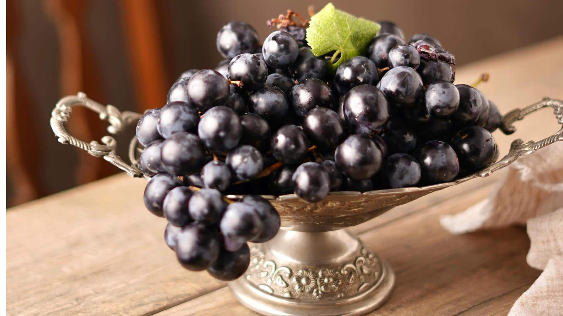 स्वास्थ्य के लिए लाभदायक है काले अंगूर, जानिए इसके 5 फायदे