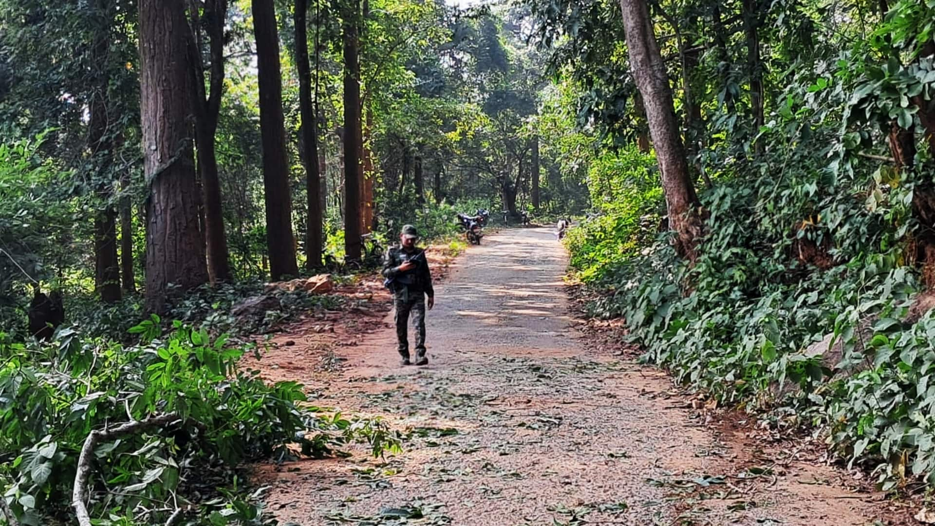 छत्तीसगढ़ में सुरक्षा बलों के साथ मुठभेड़ में 5 नक्सली मारे गए, 2 सुरक्षाकर्मी घायल