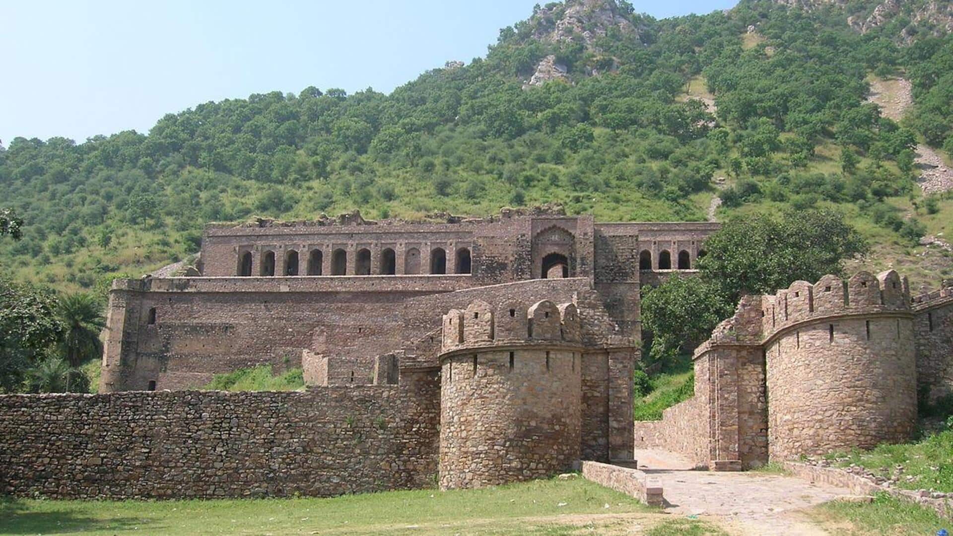 भारत के 5 सबसे भूतिया किले, जहां का माहौल होता है बेहद रहस्यमयी और रोमांचक
