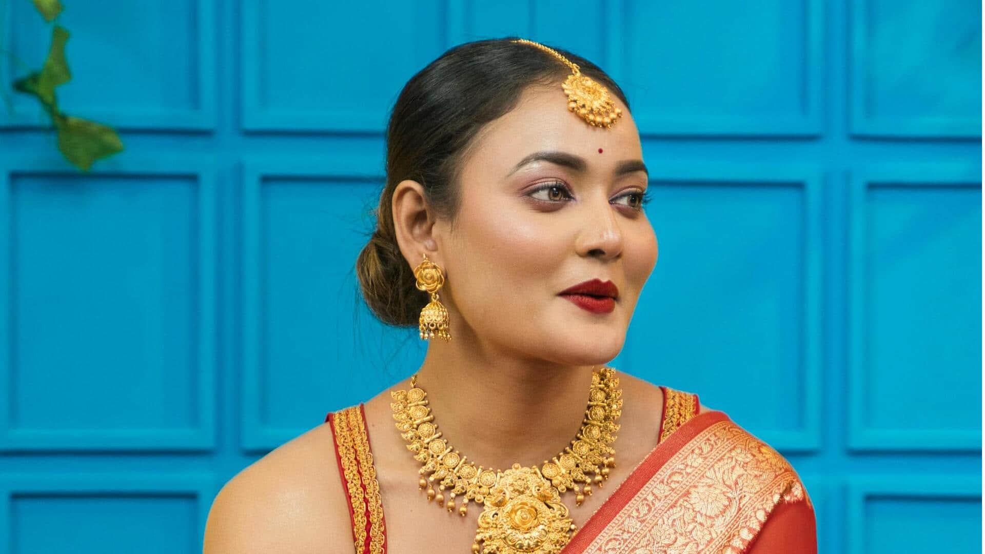 पुरानी साड़ियों के साथ पहने जा सकते हैं ये गहने, मिलेगा क्लासिक लुक