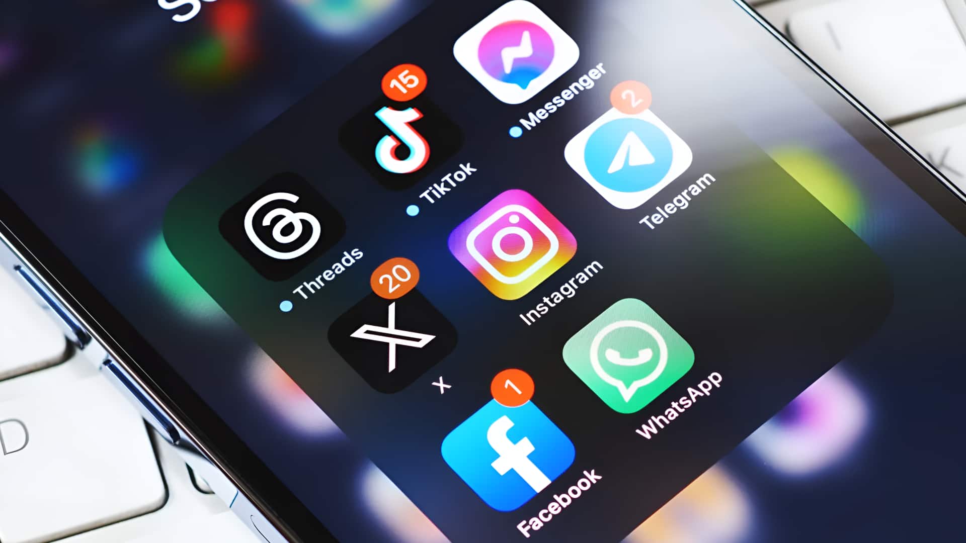 सोशल मीडिया पोस्ट में इन AI टूल्स से दे सकते हैं आकर्षक कैप्शन  