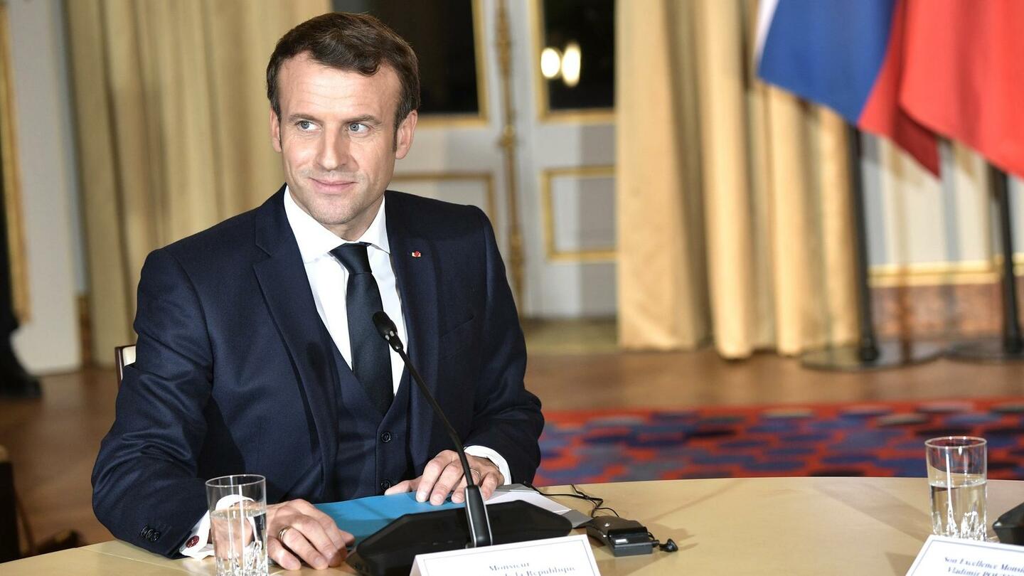 फ्रांस में 18 से 25 साल के लोगों को मिलेंगे मुफ्त कंडोम, राष्ट्रपति ने की घोषणा