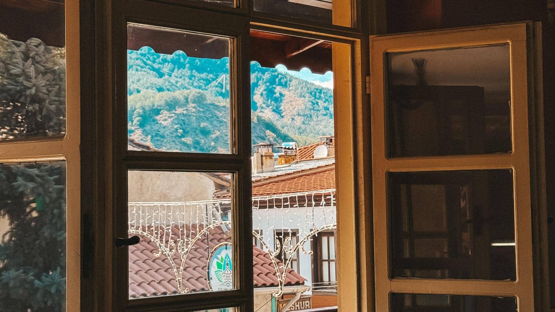 अपने घर का वायु प्रवाह बेहतर बनाने के लिए आजमाएं ये 5 तरीके