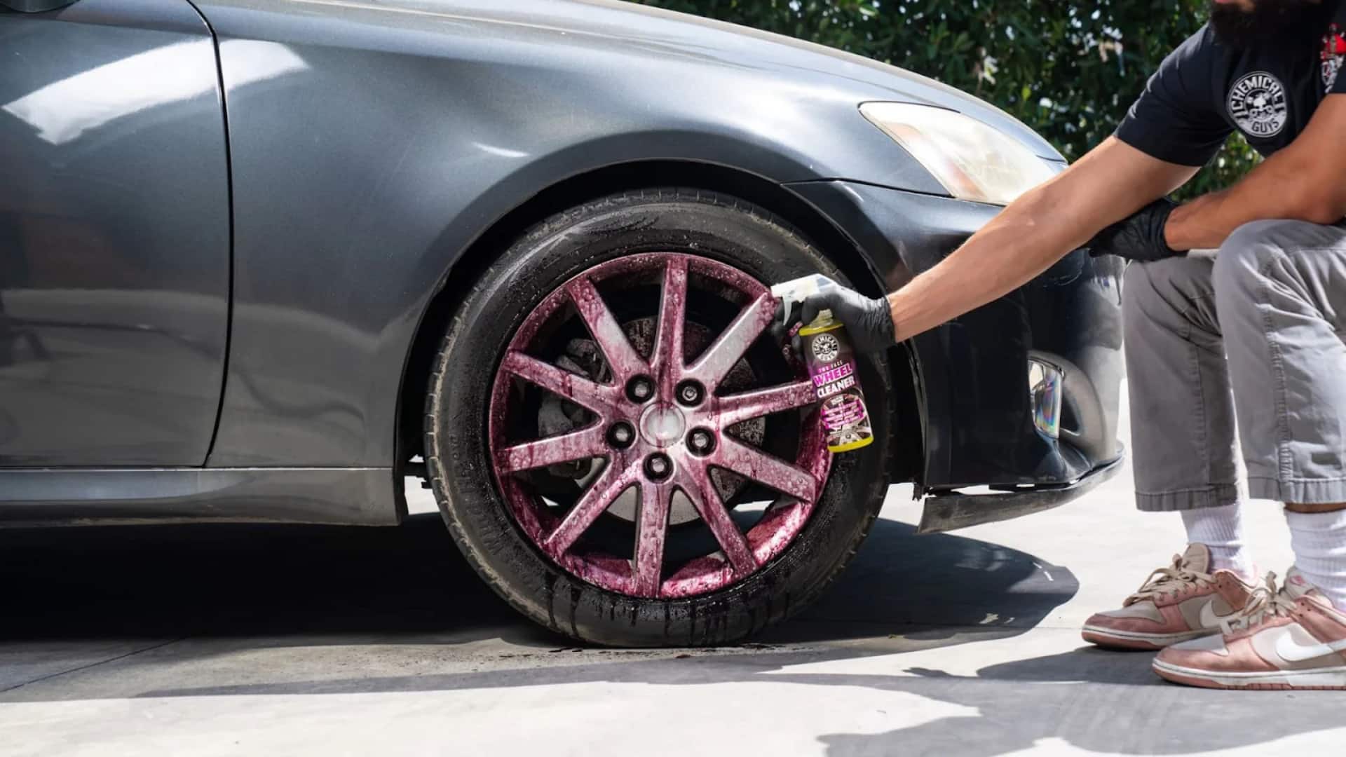 जंग-गंदगी ने छीन ली क्रोम अलॉय व्हील्स की खूबसूरती, ऐसे बना सकते हैं चमकदार 