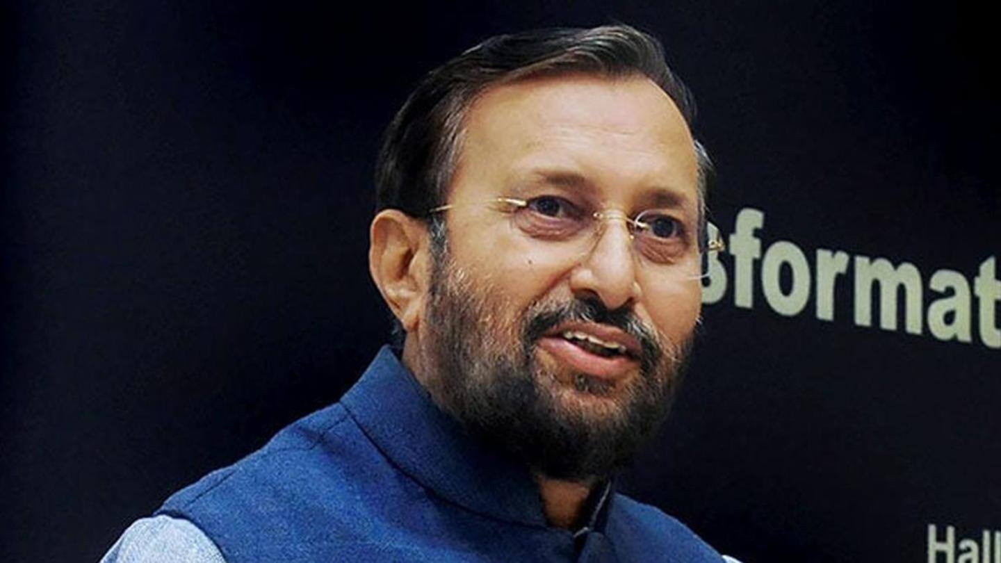 2021 में दिसंबर से पहले ही पूरा होगा वैक्सीनेशन- जावड़ेकर 2021 में दिसंबर से पहले ही पूरा होगा वैक्सीनेशन- जावड़ेकर