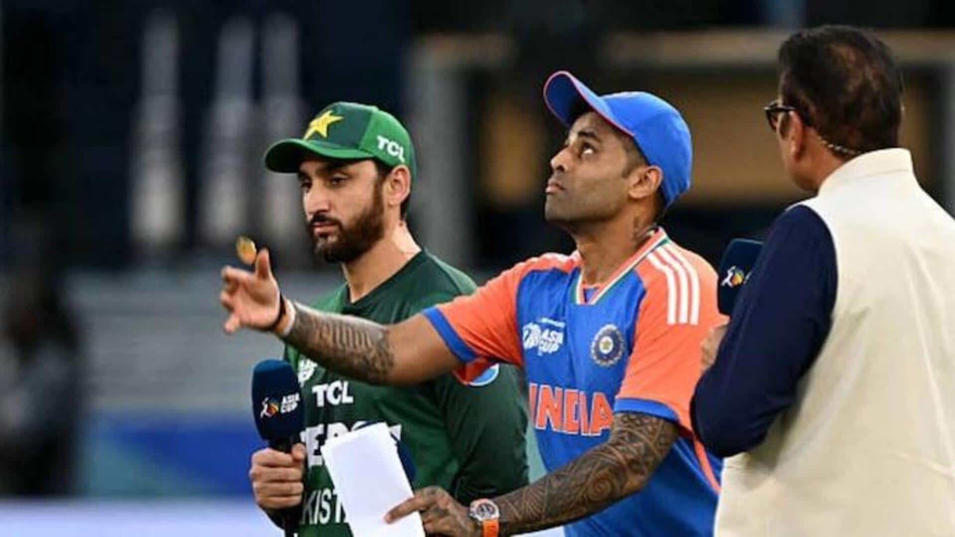 टी-20 विश्व कप 2026: भारत के खिलाफ पाकिस्तान ने जीता टॉस, कप्तानों ने नहीं मिलाया हाथ