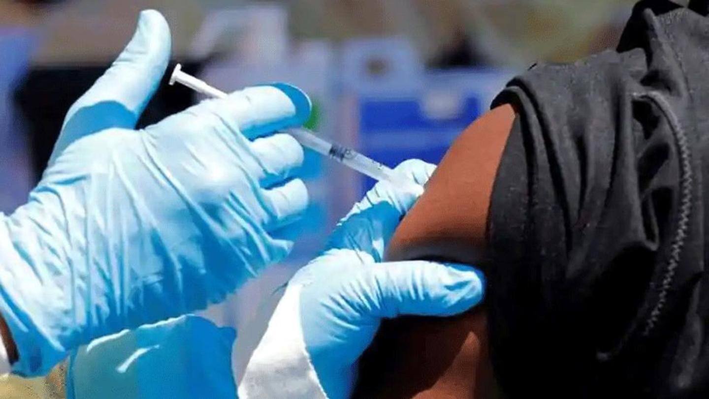 कोरोना वायरस: वैक्सीन की दोनों खुराक लगवाने के बाद भी क्यों संक्रमित हो रहे लोग?