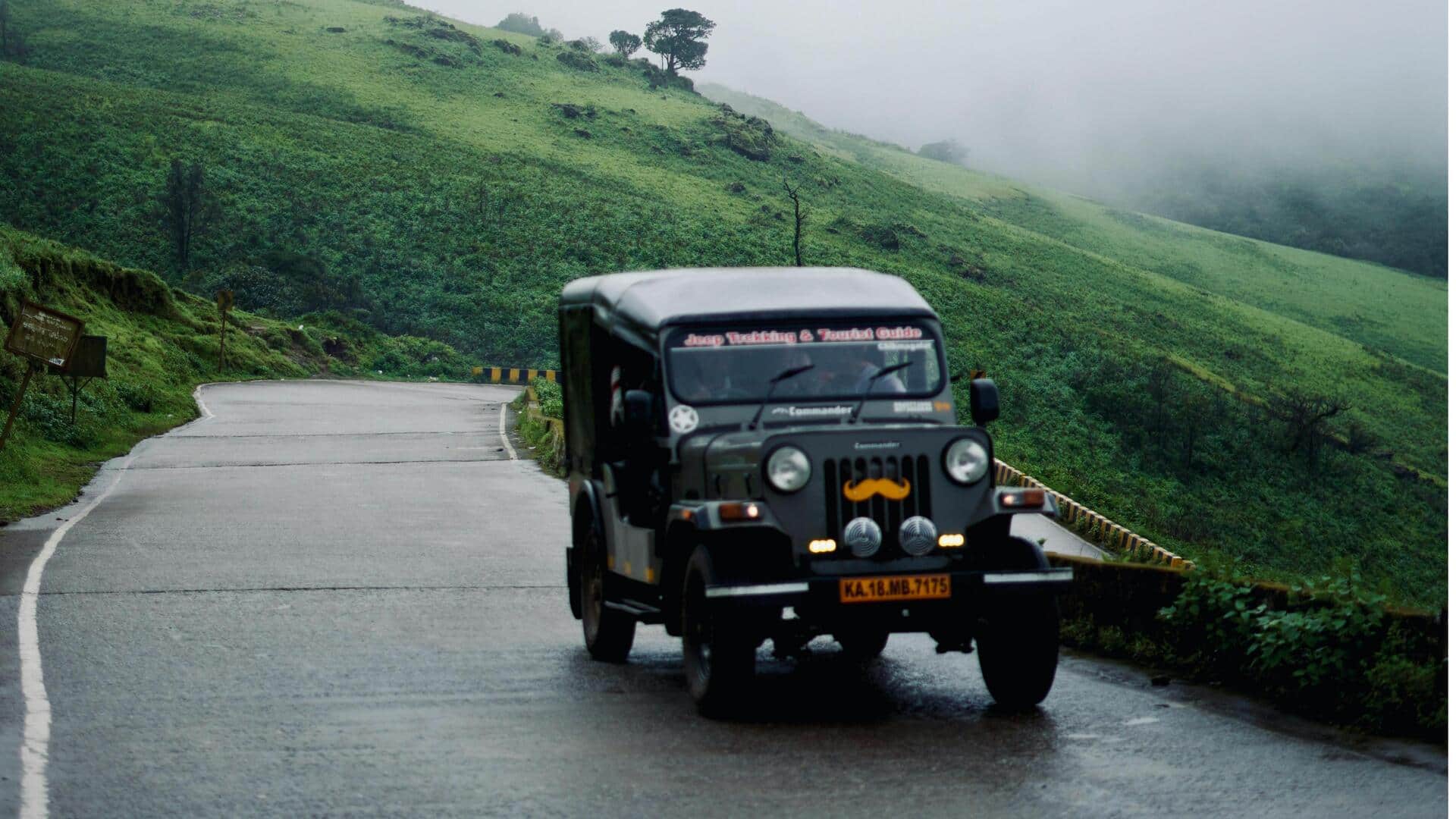 मानसून के दौरान सड़क यात्रा करना पसंद है? इन बातों का रखें खास ध्यान