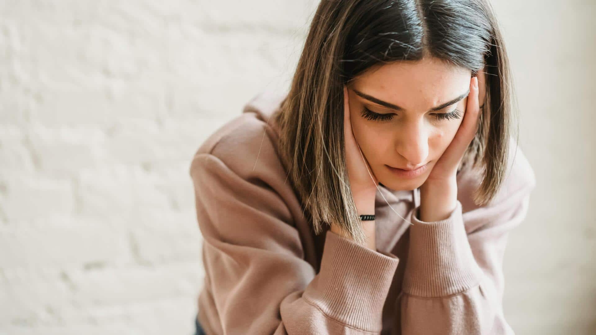 यात्रा के दौरान कानों में दबाव महसूस होने पर अपनाएं ये 5 तरीके, मिलेगी राहत