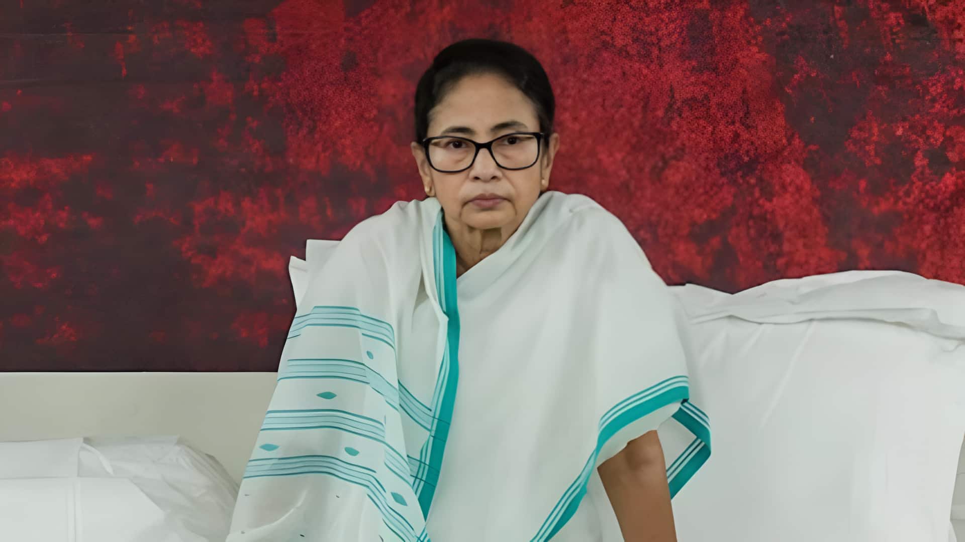 चुनावी नतीजों के एक महीने के भीतर कैसे ममता के हाथ से निकल गई TMC?