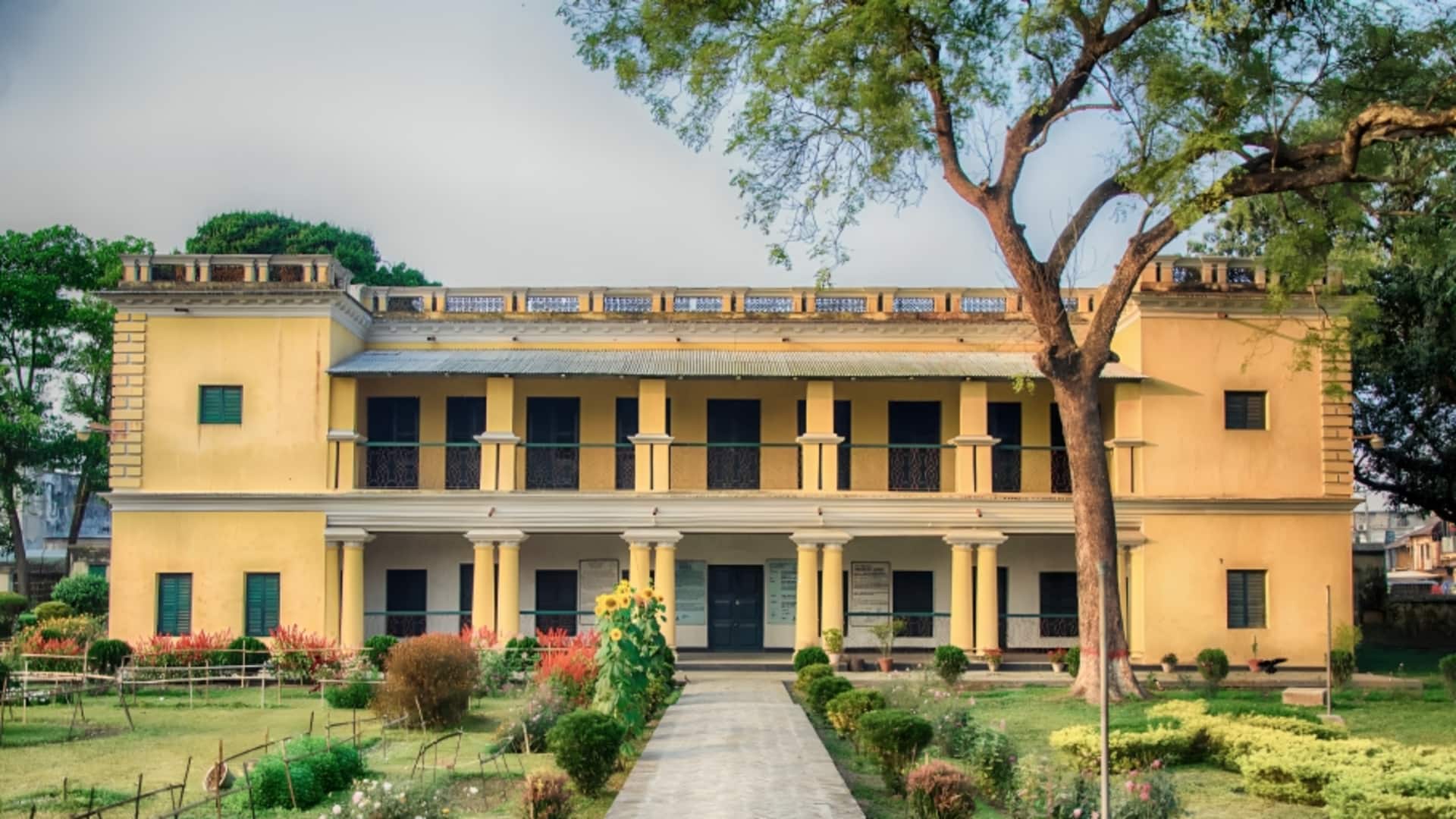 बांग्लादेश में रबींद्रनाथ टैगोर के पैतृक घर पर हिंसक भीड़ का हमला, पथराव किया बांग्लादेश में रबींद्रनाथ टैगोर के पैतृक घर पर हिंसक भीड़ का हमला, पथराव किया