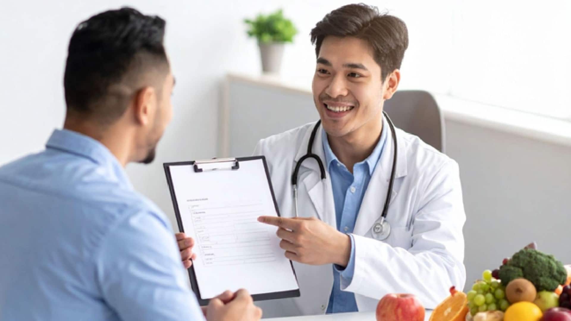 स्वास्थ्य बीमा लेने से पहले इन बातों पर जरूर कर लें गौर, वरना बाद में पछताएंगे