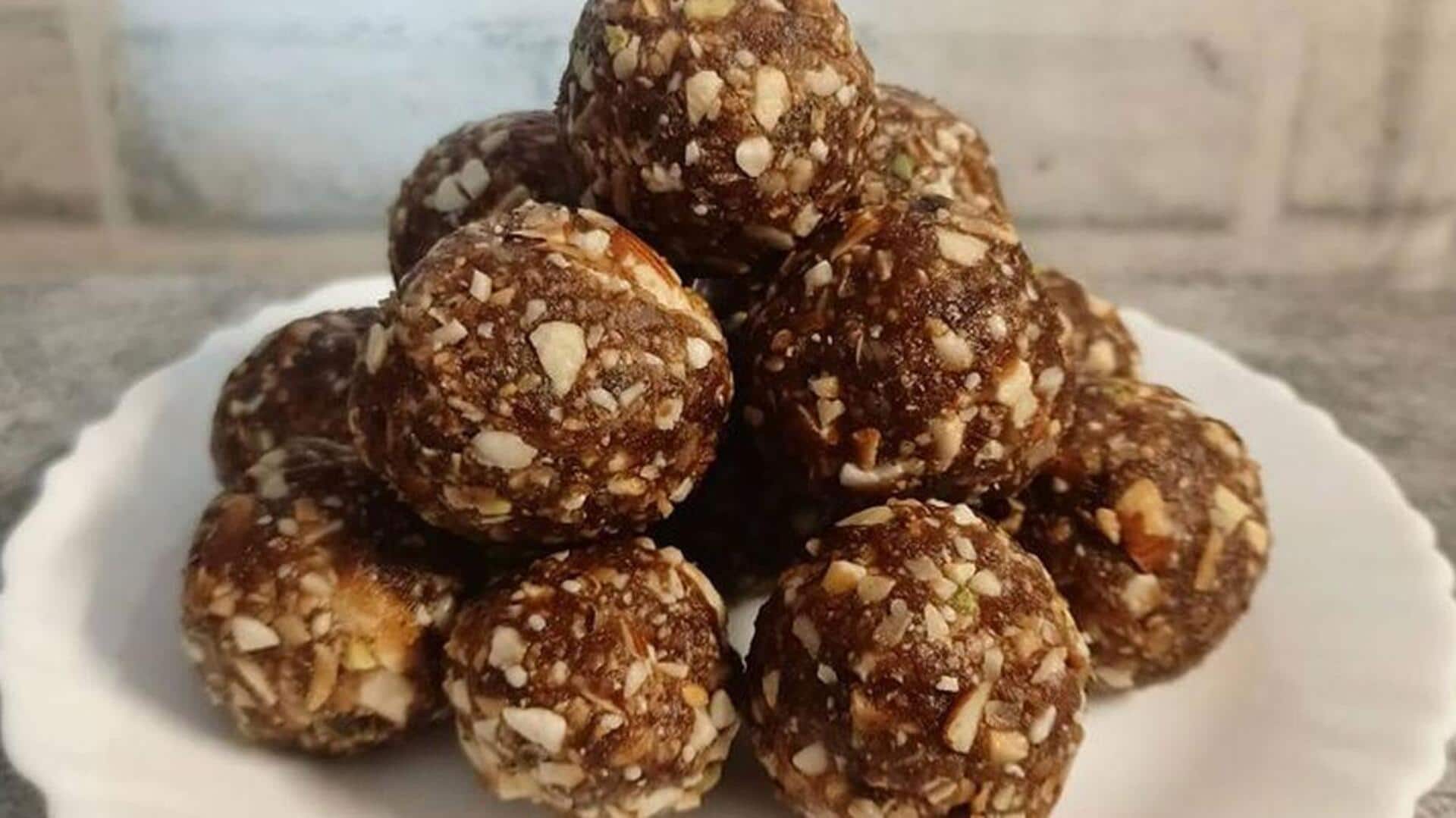 होली: त्योहार को खास बनाने के लिए बनाएं ये 5 तरह के लड्डू, आसान है रेसिपी