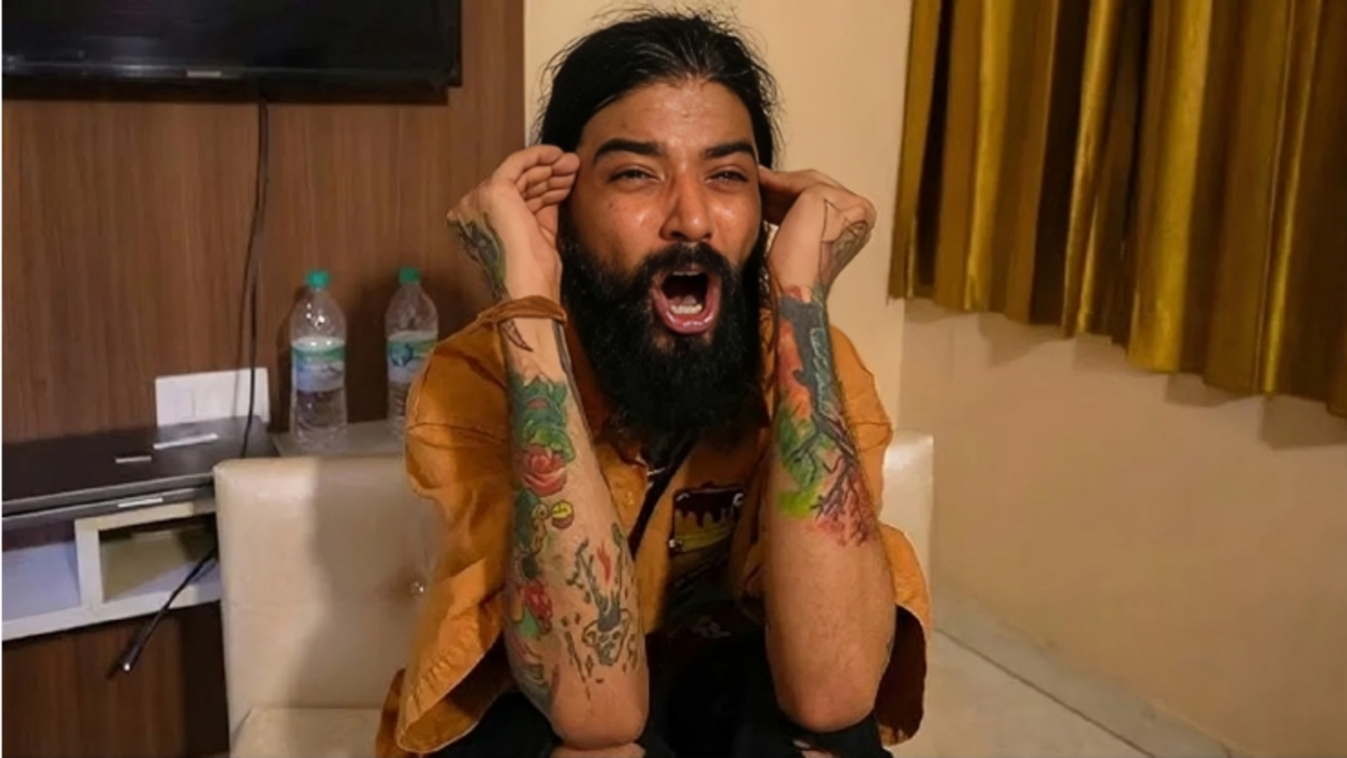 यूट्यूबर अनुराग डोभाल ने इंस्टाग्राम लाइव पर की आत्महत्या की कोशिश, वीडियो वायरल