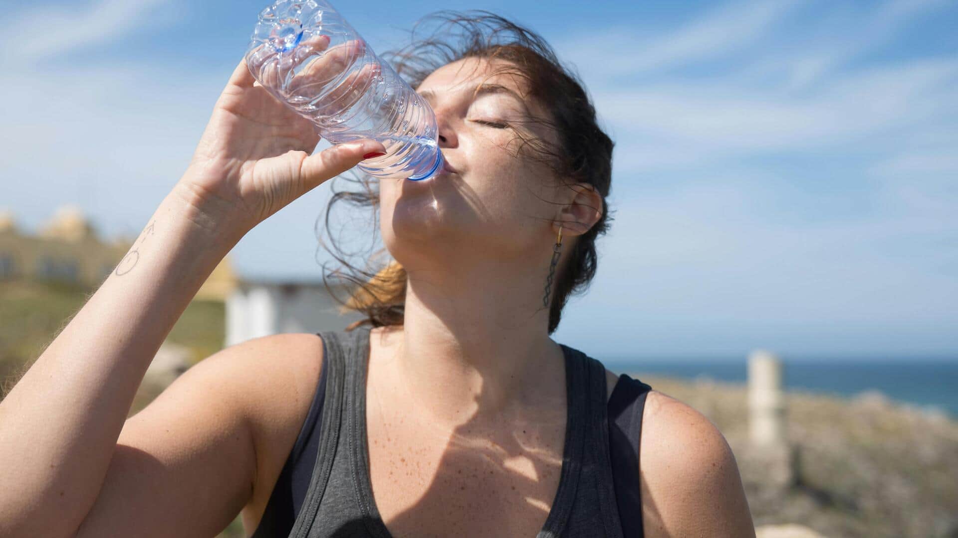 डिहाइड्रेशन बनाम हीट स्ट्रोक: दोनों में से किस स्थिति को अधिक गंभीर माना जाता है?