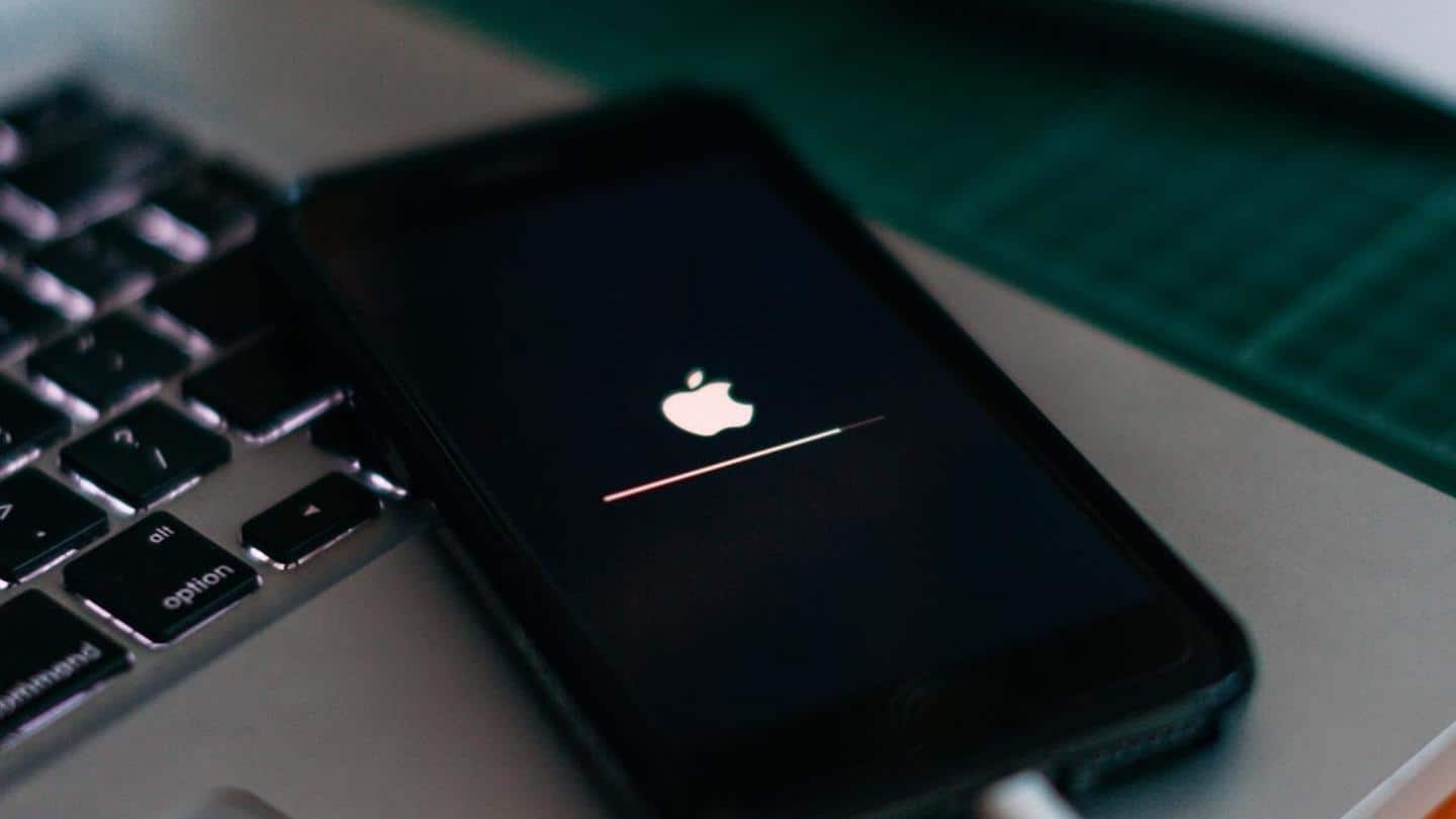 आईफोन यूजर्स की शिकायत, लेटेस्ट iOS 15.4 अपडेट के बाद तेजी से खत्म हो रही बैटरी
