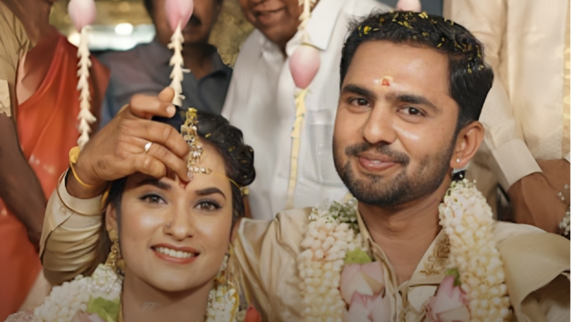 तमिलनाडु: 800 ग्राम सोना और 70 लाख की कार देकर हुई शादी, नवविवाहित ने की आत्महत्या तमिलनाडु: 800 ग्राम सोना और 70 लाख की कार देकर हुई शादी, नवविवाहित ने की आत्महत्या