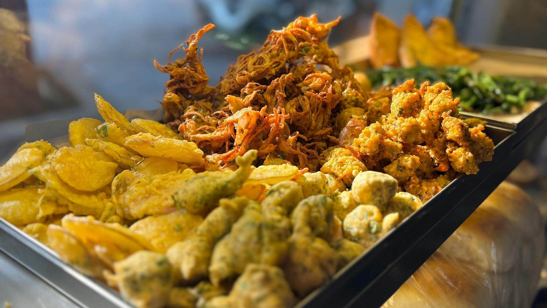 बारिश के दिनों में बनाकर खाएं ये 5 स्वादिष्ट स्नैक्स, आसान है रेसिपी