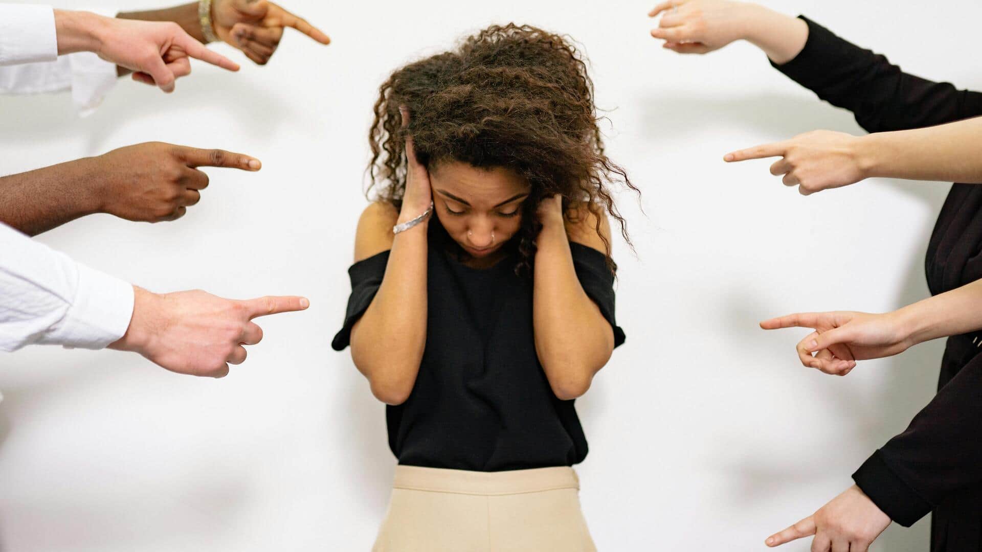 खुद पर शक करने की आदत से छुटकारा पाने के लिए अपनाएं ये 5 तरीके