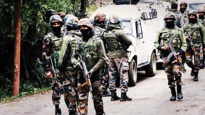 जम्मू-कश्मीर: PoK में हथियार चलाने का प्रशिक्षण लेने जा रहे तीन नाबालिगों को पकड़ा