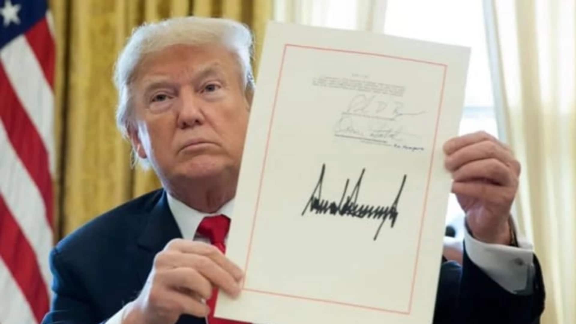 अमेरिकी डॉलर के नोटों पर होंगे डोनाल्ड ट्रंप के हस्ताक्षर, बदली गई 165 साल पुरानी परंपरा