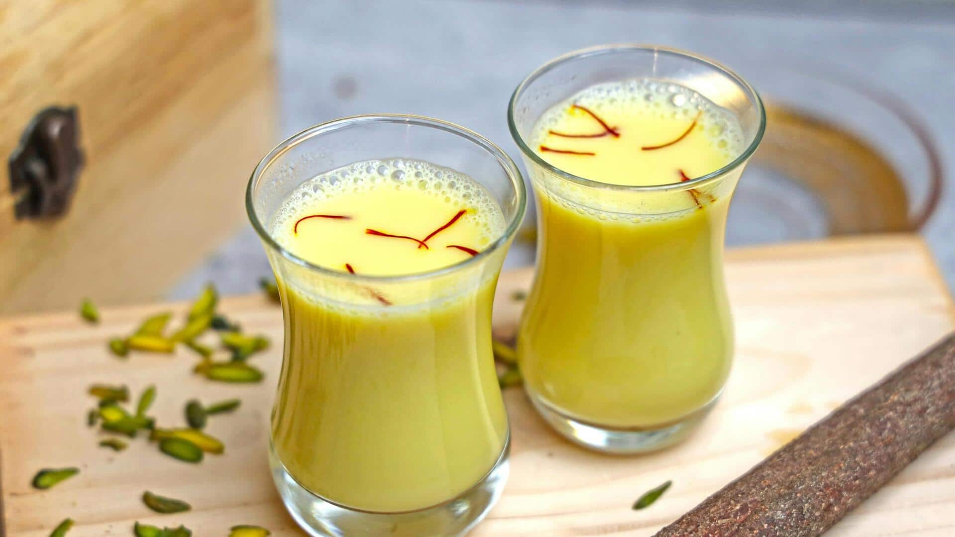 सोने से पहले खाएं ये 5 देसी खाद्य पदार्थ, आएगी अच्छी नींद 