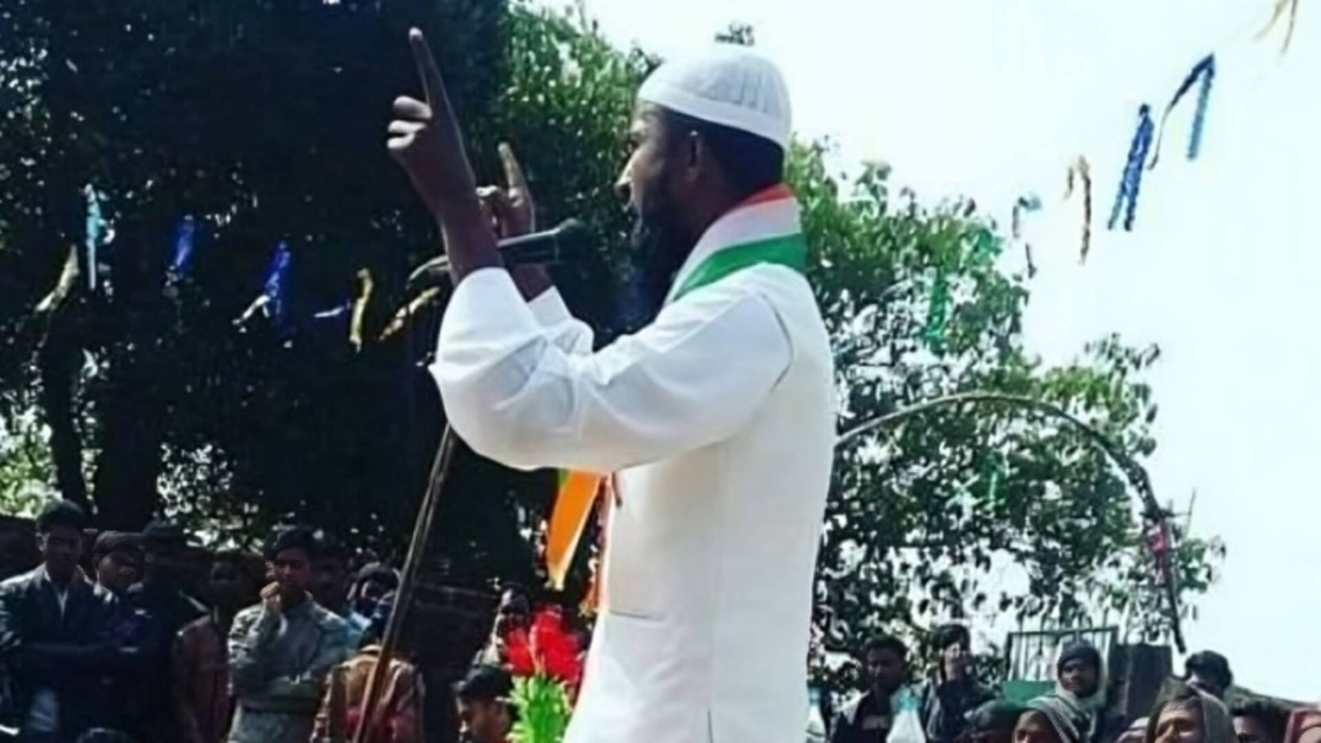 पहलगाम हमले के बाद सोशल मीडिया पर आतंकियों को कहा धन्यवाद, झारखंड का युवक गिरफ्तार पहलगाम हमले के बाद सोशल मीडिया पर आतंकियों को कहा धन्यवाद, झारखंड का युवक गिरफ्तार