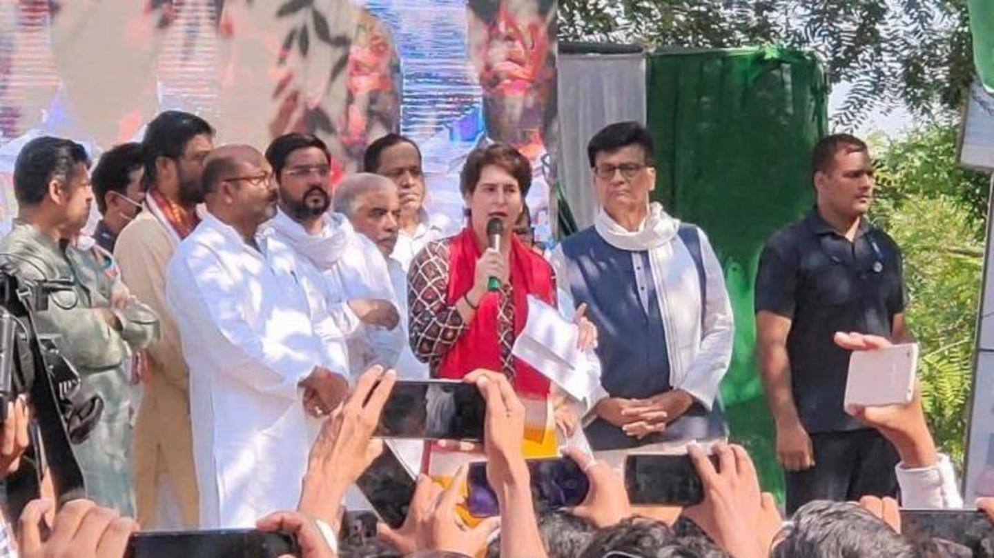 प्रतिज्ञा यात्रा की रवानगी से पहले प्रियंका गांधी ने की सात घोषणाएं प्रतिज्ञा यात्रा की रवानगी से पहले प्रियंका गांधी ने की सात घोषणाएं