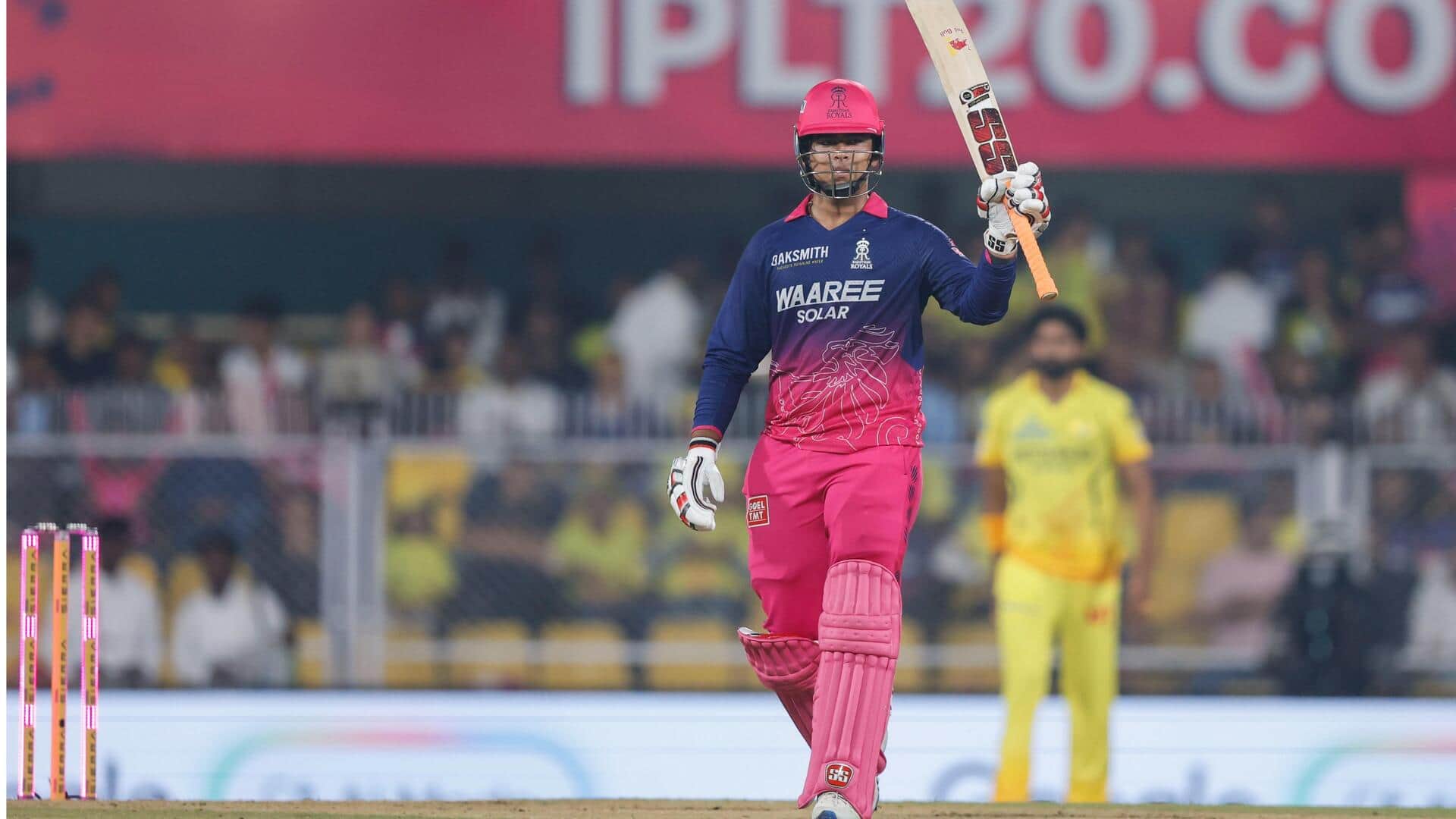 IPL: एक सीजन में सबसे कम गेंदों में 50 छक्के पूरे करने वाले बल्लेबाज