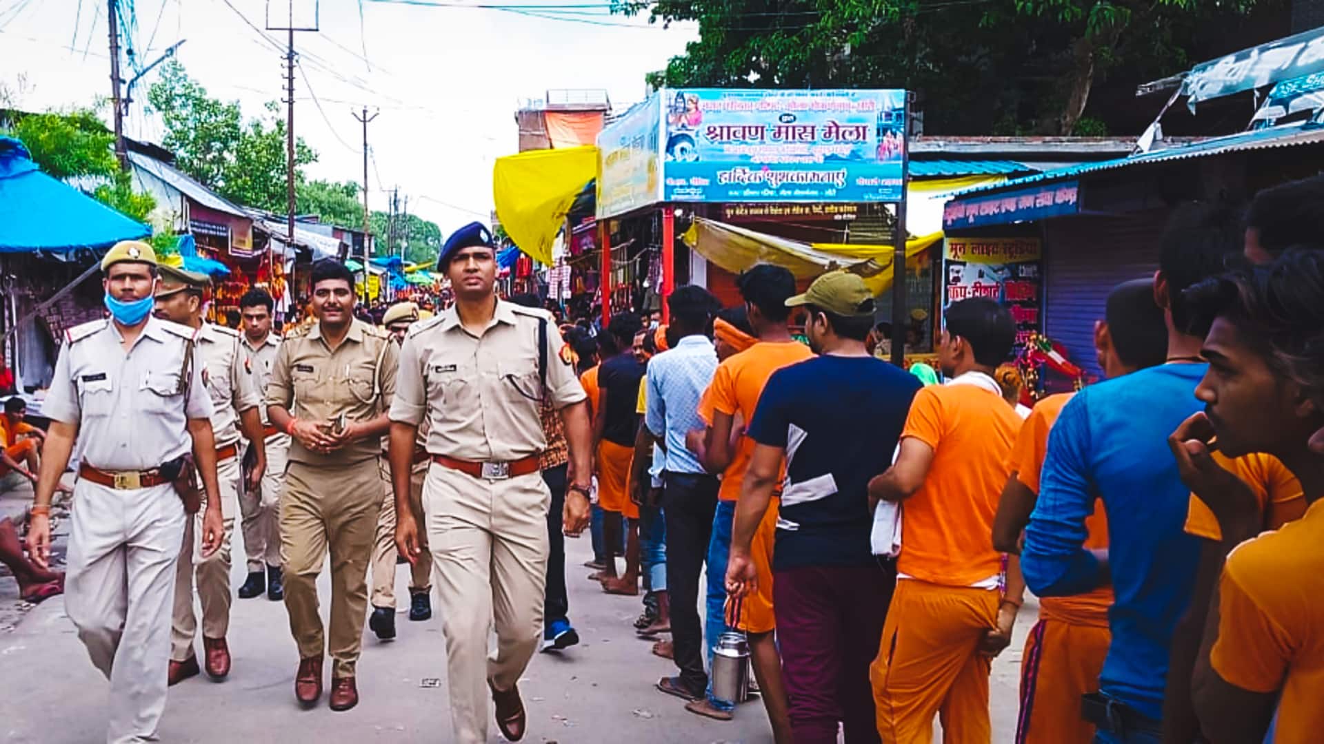 उत्तर प्रदेश: गोला गोकर्णनाथ मंदिर में सावन के तीसरे सोमवार पर भगदड़ जैसे हालात