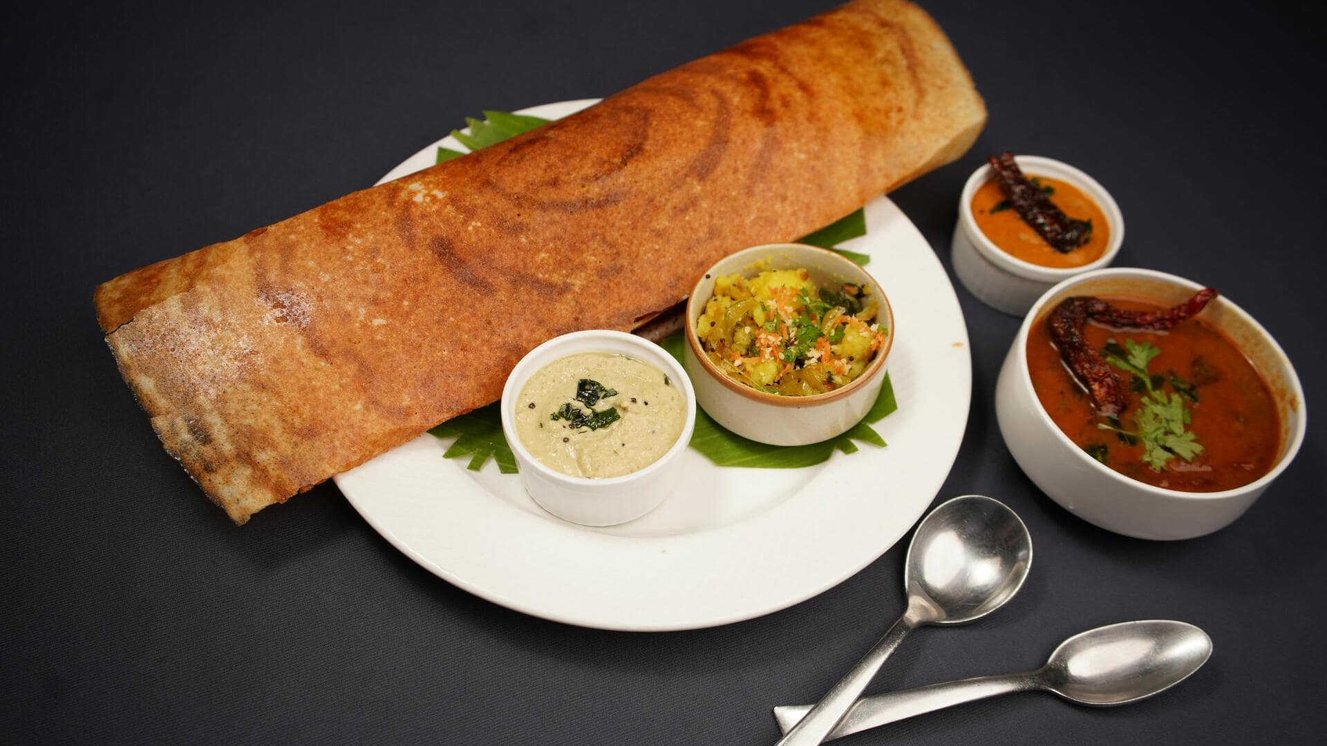 घर पर आसानी से बनाए जा सकते हैं स्वादिष्ट डोसे, जानें रेसिपी घर पर आसानी से बनाए जा सकते हैं स्वादिष्ट डोसे, जानें रेसिपी