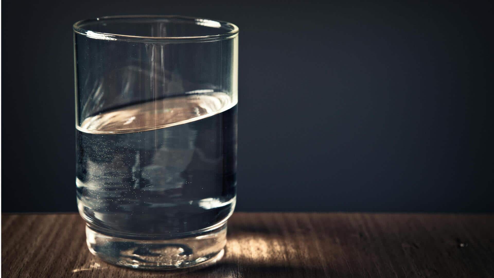 क्या ज्यादा पानी पीना सेहत के लिए ठीक है या नहीं? जानें