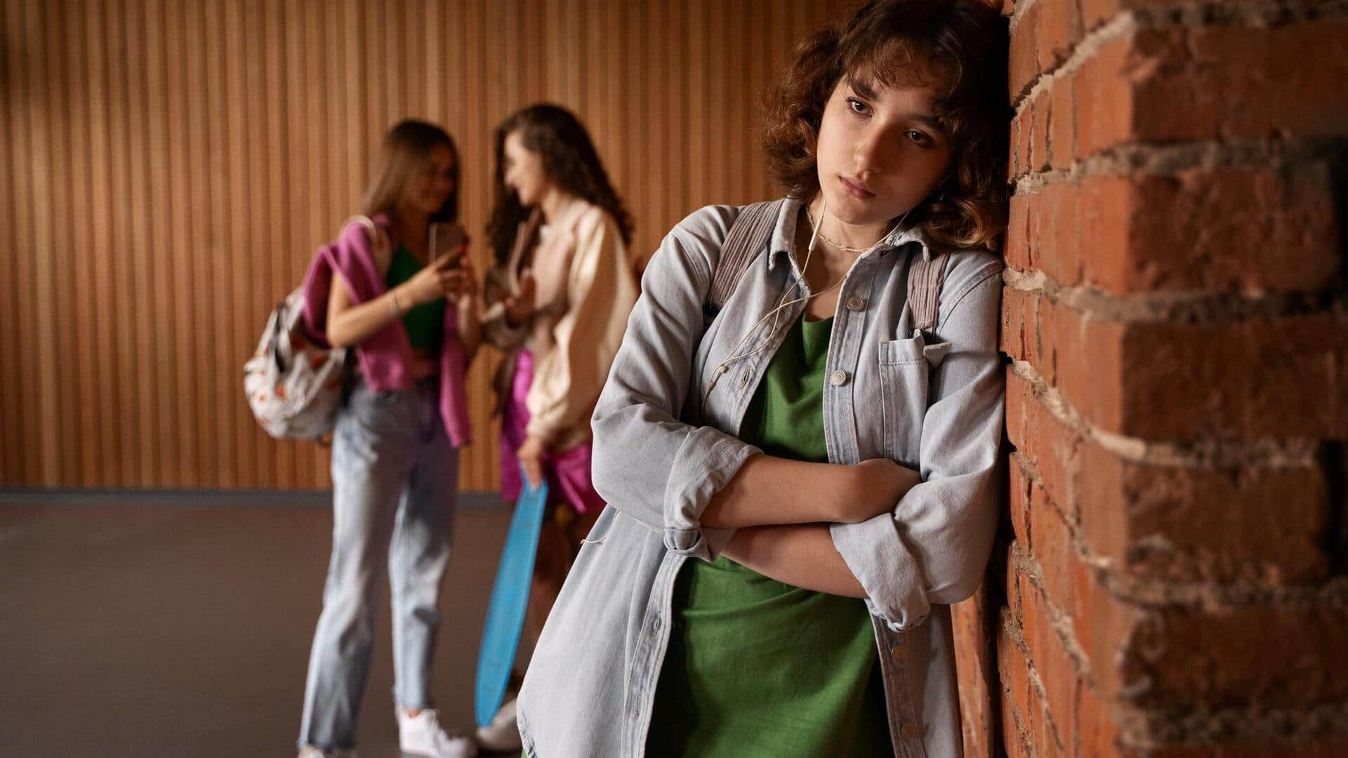 इन 5 तरह के दोस्तों से बनाकर रखें दूरी, नहीं तो जीवन में आएंगी परेशानियां