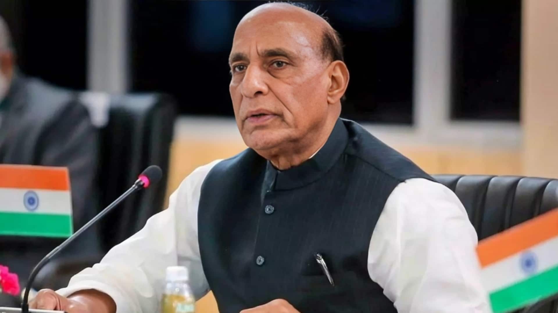 SCO शिखर सम्मेलन में राजनाथ सिंह ने पाकिस्तान को सुनाया, बोले- आतंकवाद के साथ शांति नहीं SCO शिखर सम्मेलन में राजनाथ सिंह ने पाकिस्तान को सुनाया, बोले- आतंकवाद के साथ शांति नहीं