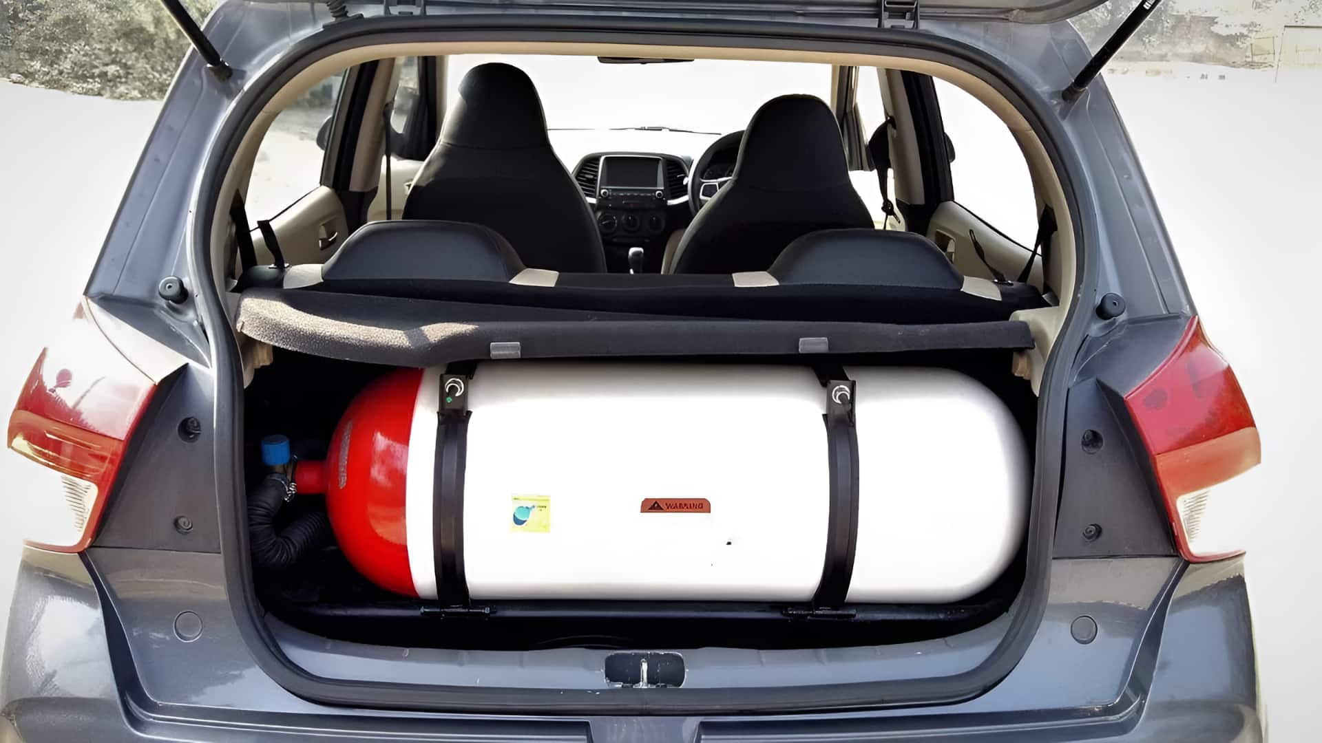 CNG कार चलाने वाले गर्मियों में भूलकर भी न करें ये गलतियां