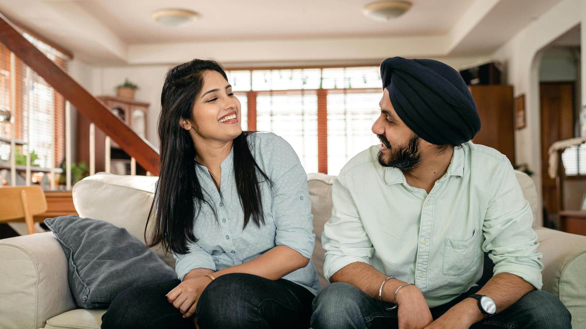 संवाद कौशल में सुधार के लिए अपनाएं ये 5 आसान और प्रभावी तरीके