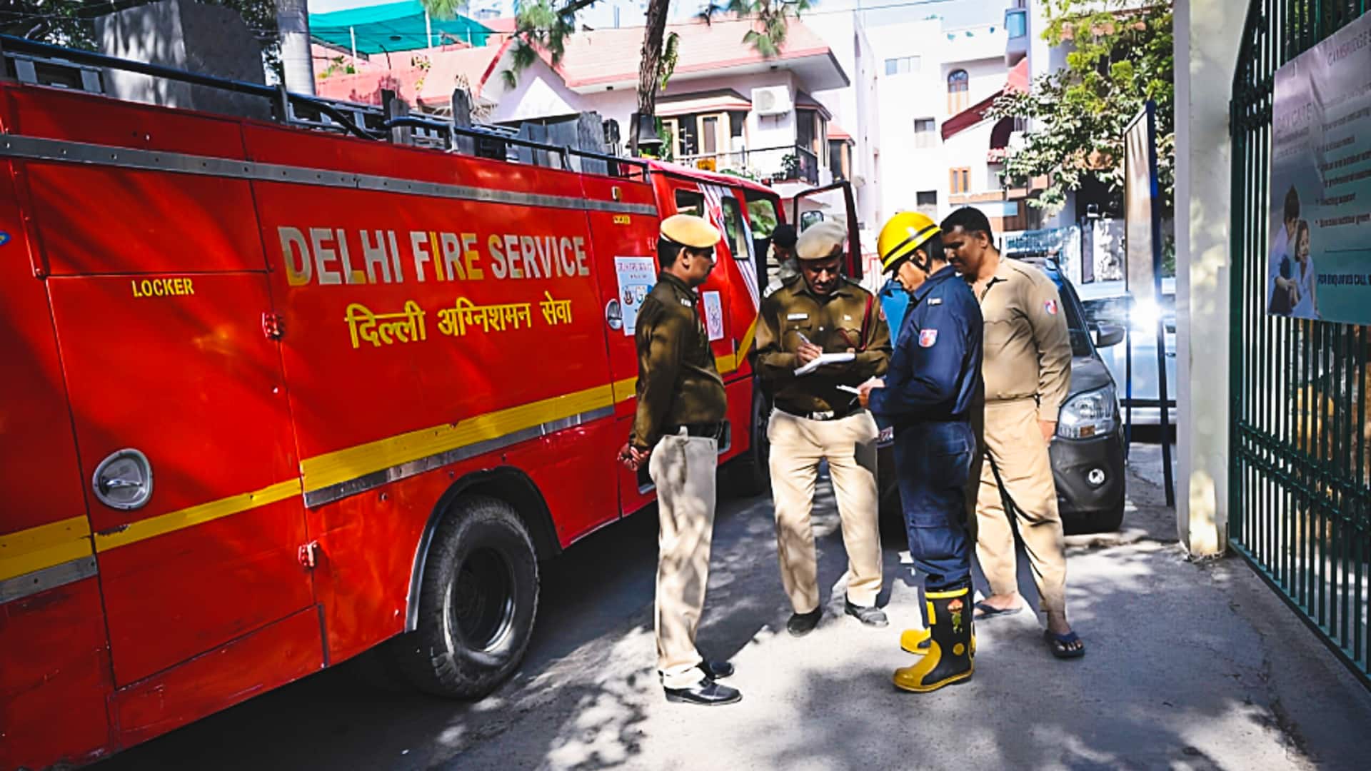 दिल्ली के आर्मी पब्लिक स्कूल और एयर फोर्स स्कूल को बम से उड़ाने की धमकी