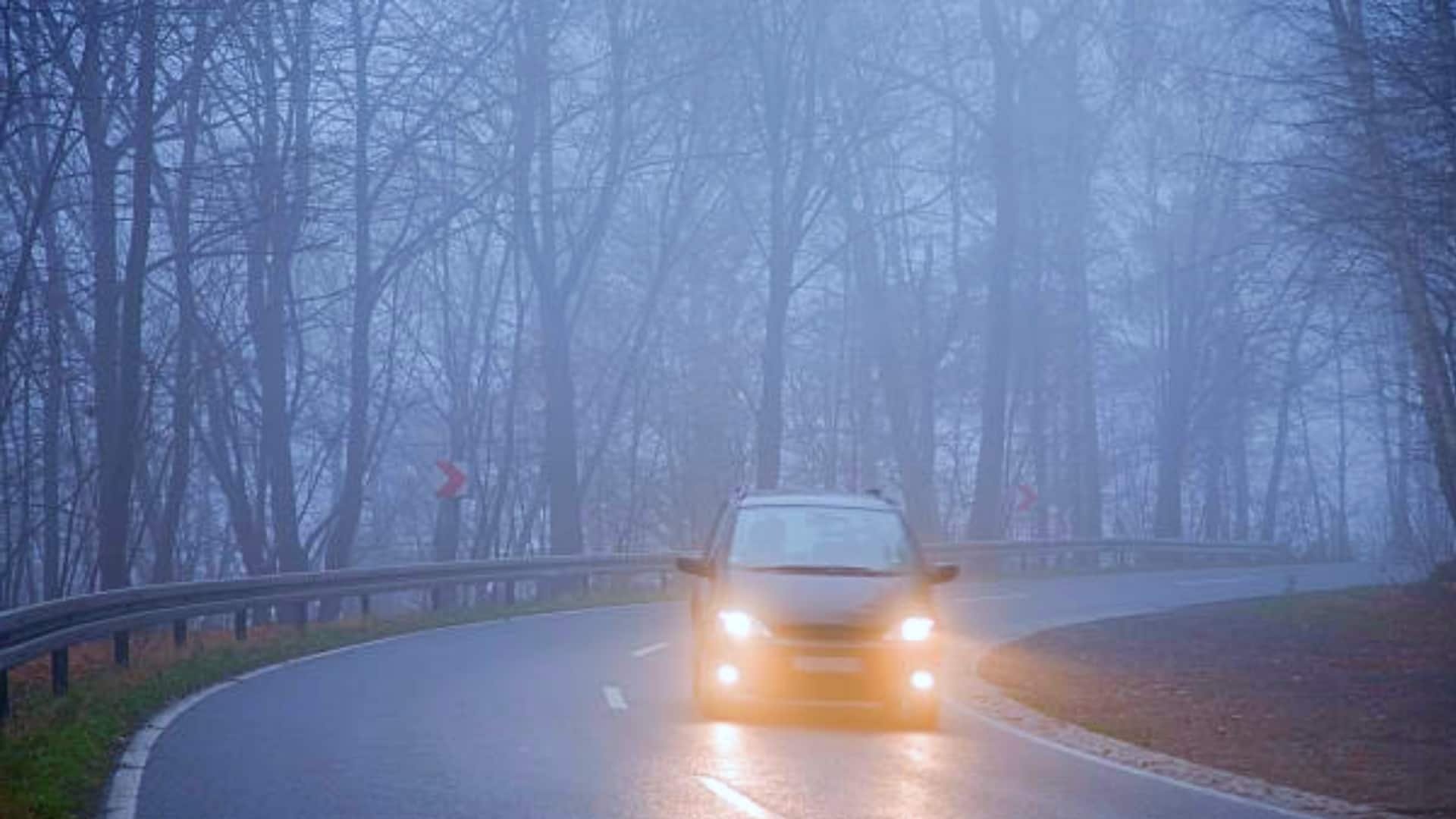 सर्दी में कार के लिए खरीद लें ये एक्सेसरीज, आरामदायक हो जाएगी ड्राइविंग 