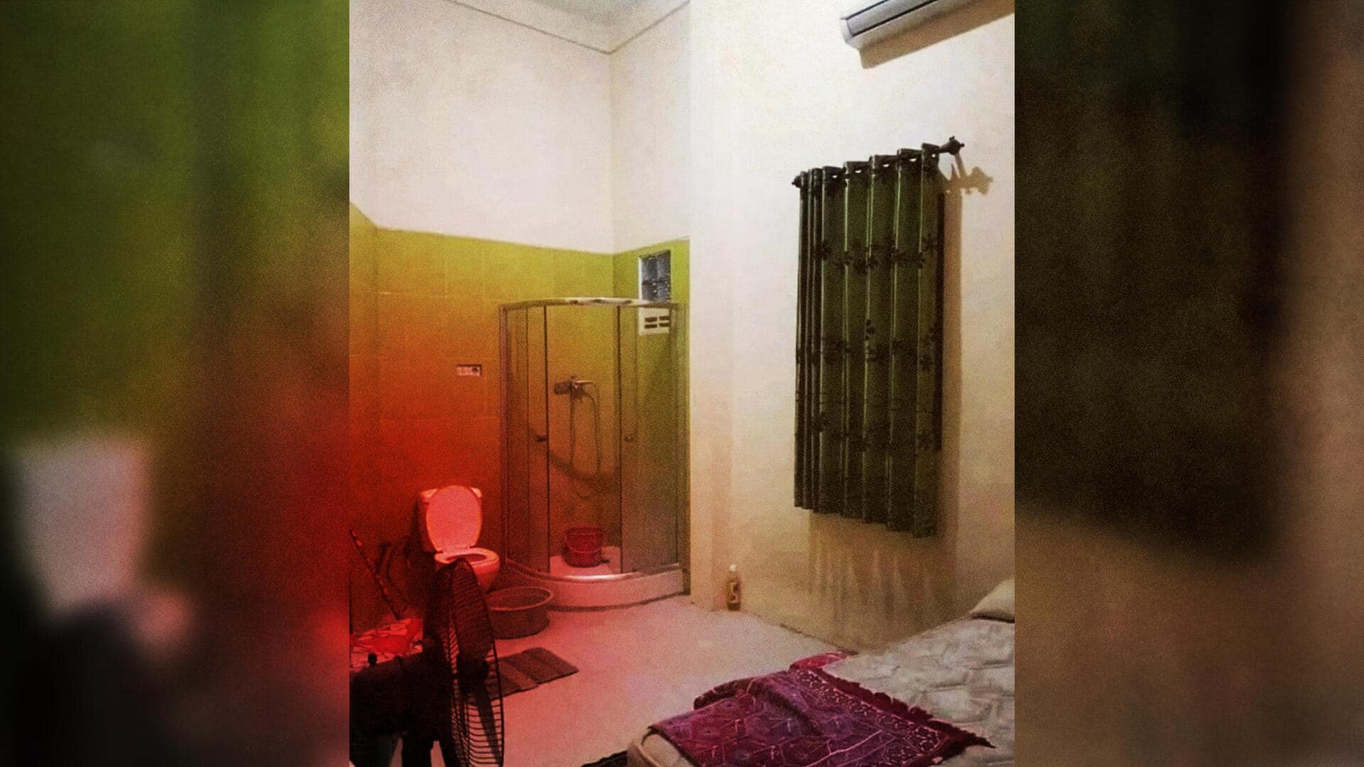 दिल्ली: पॉश इलाके में स्थित घर के बाथरूम में बना है बेडरूम, तस्वीर हो रही वायरल